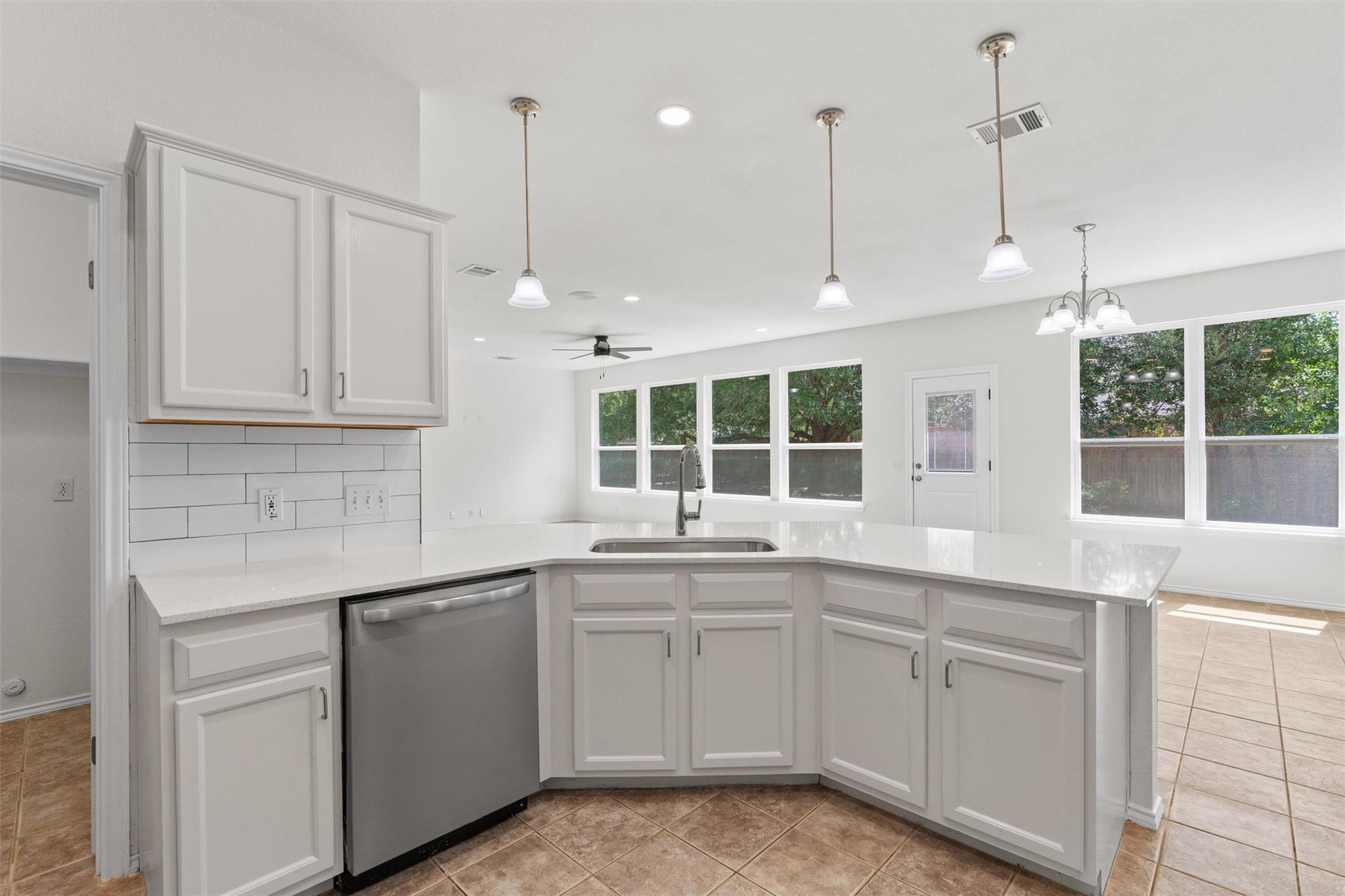 1501  Bedouin Ct, photo 11