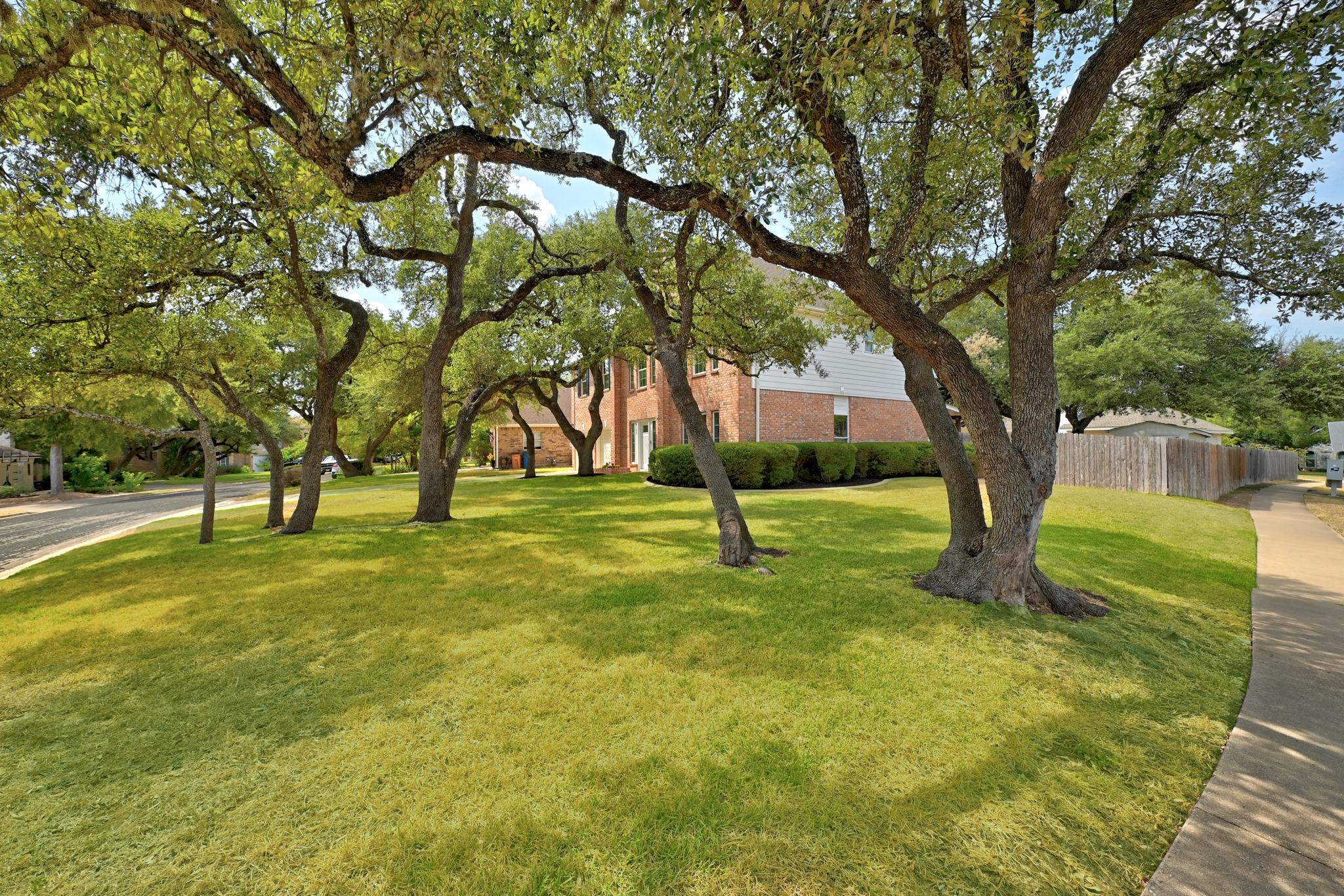 9100  Amanda Dr, photo 3