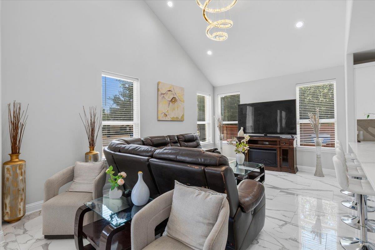 1106  Greenlawn Blvd, photo 11