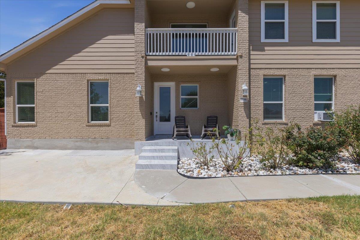 1106  Greenlawn Blvd, photo 4