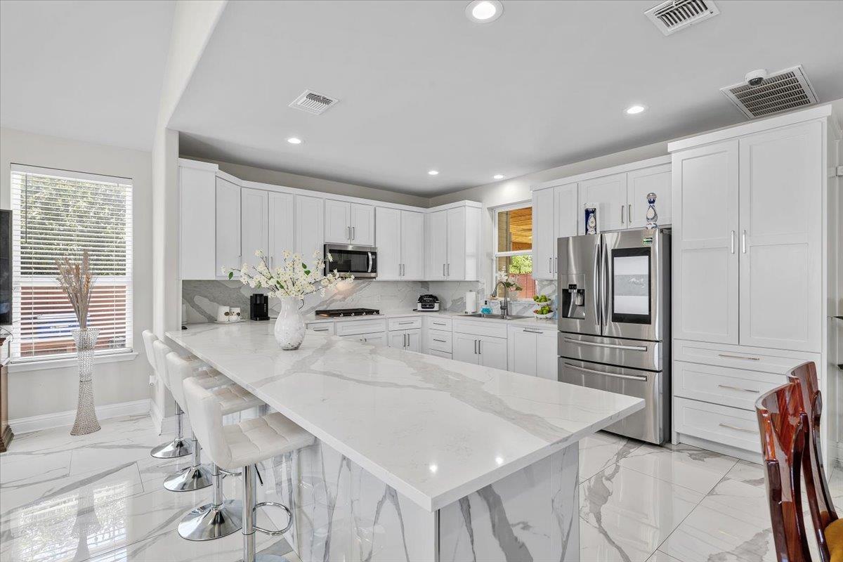 1106  Greenlawn Blvd, photo 6