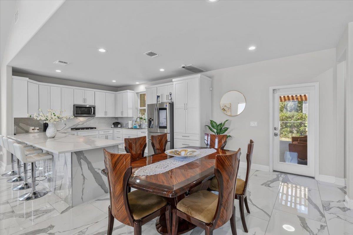 1106  Greenlawn Blvd, photo 7