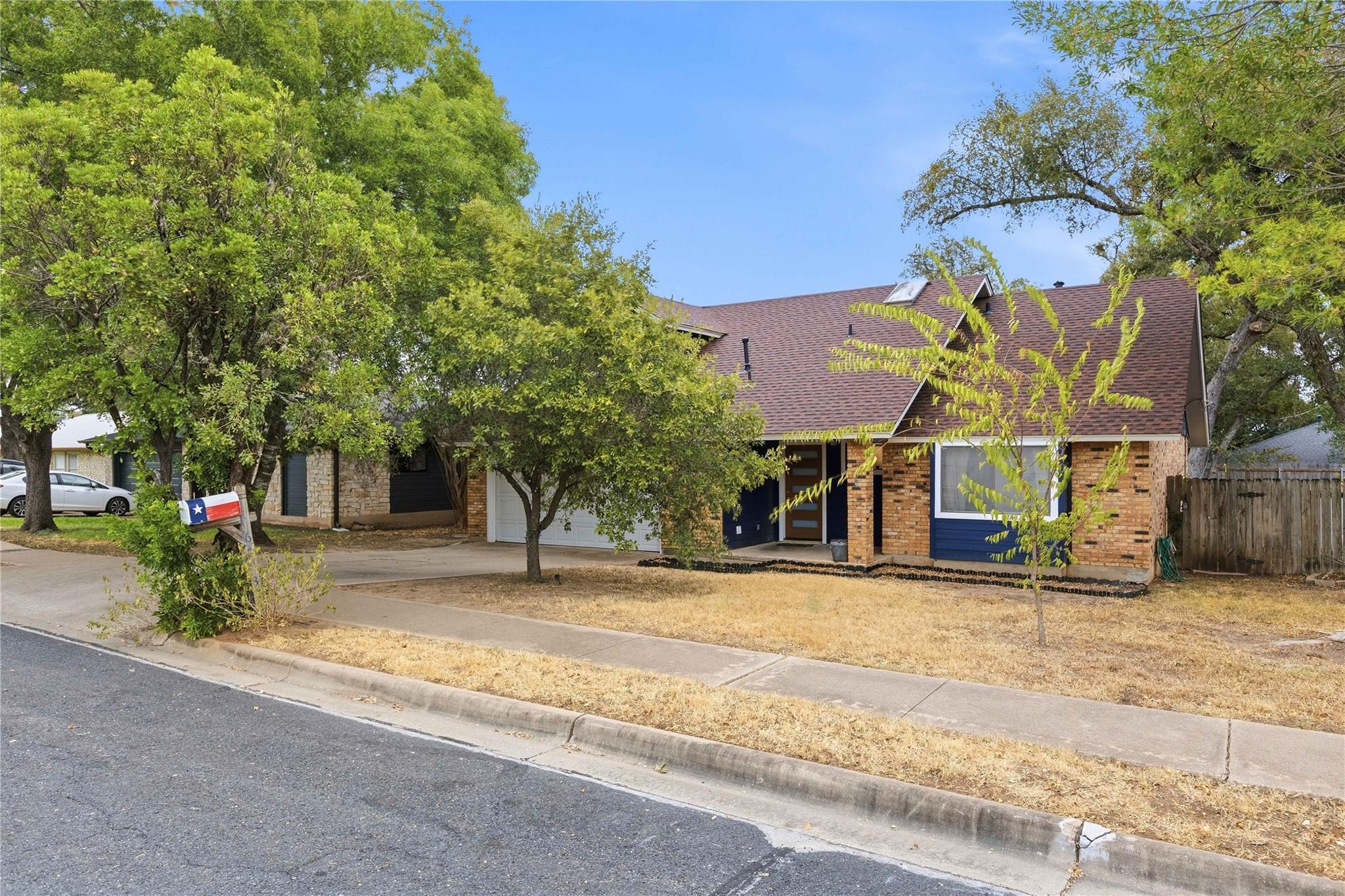 6103  Smith Oak Trl, photo 2