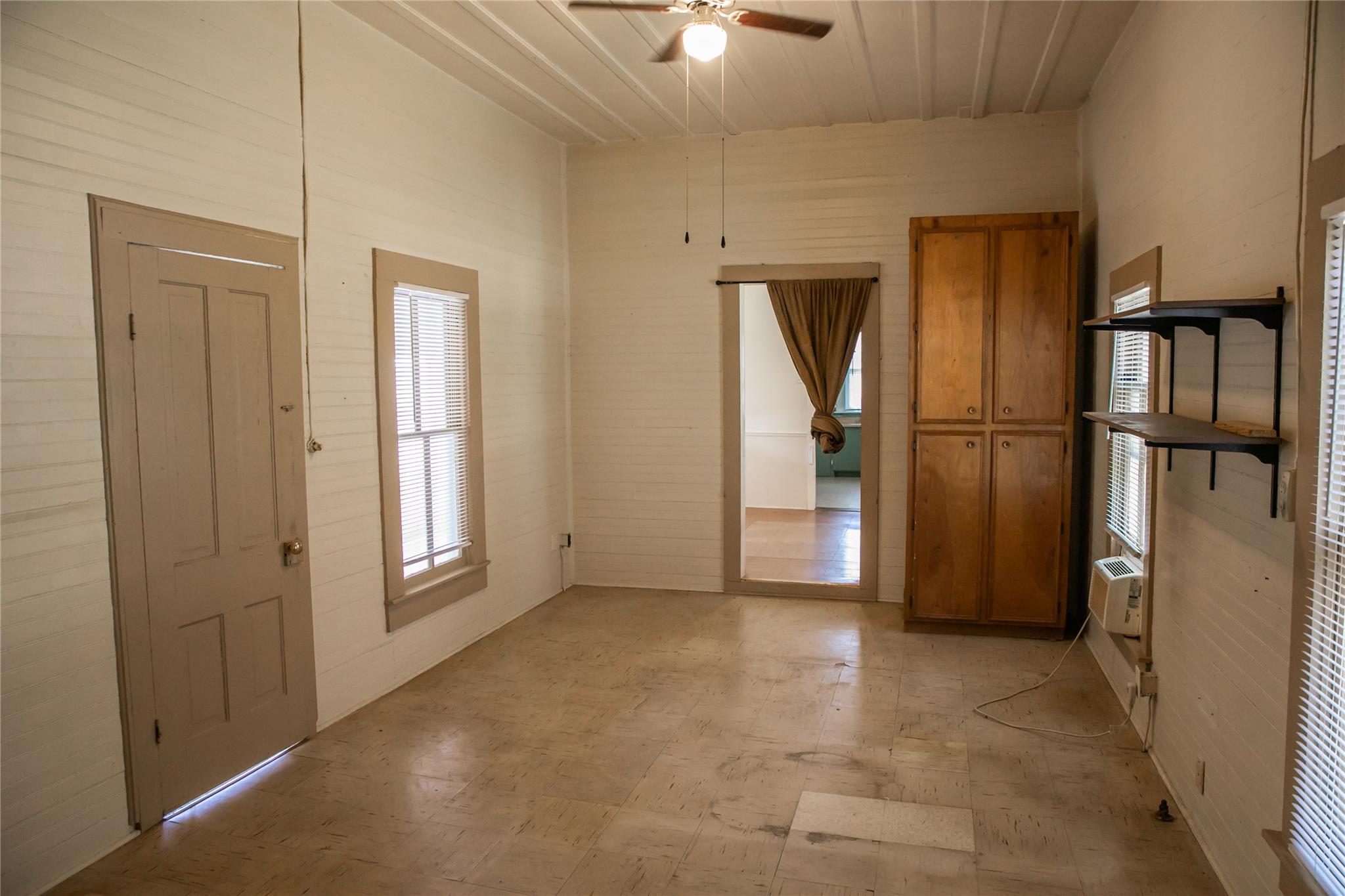12819 W Burton St, photo 10