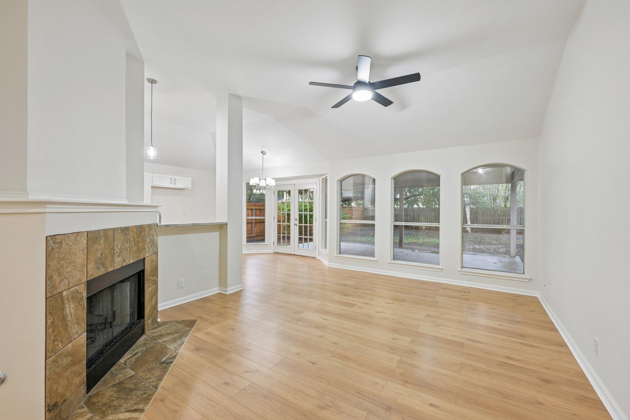 500  Britni Loop, photo 12