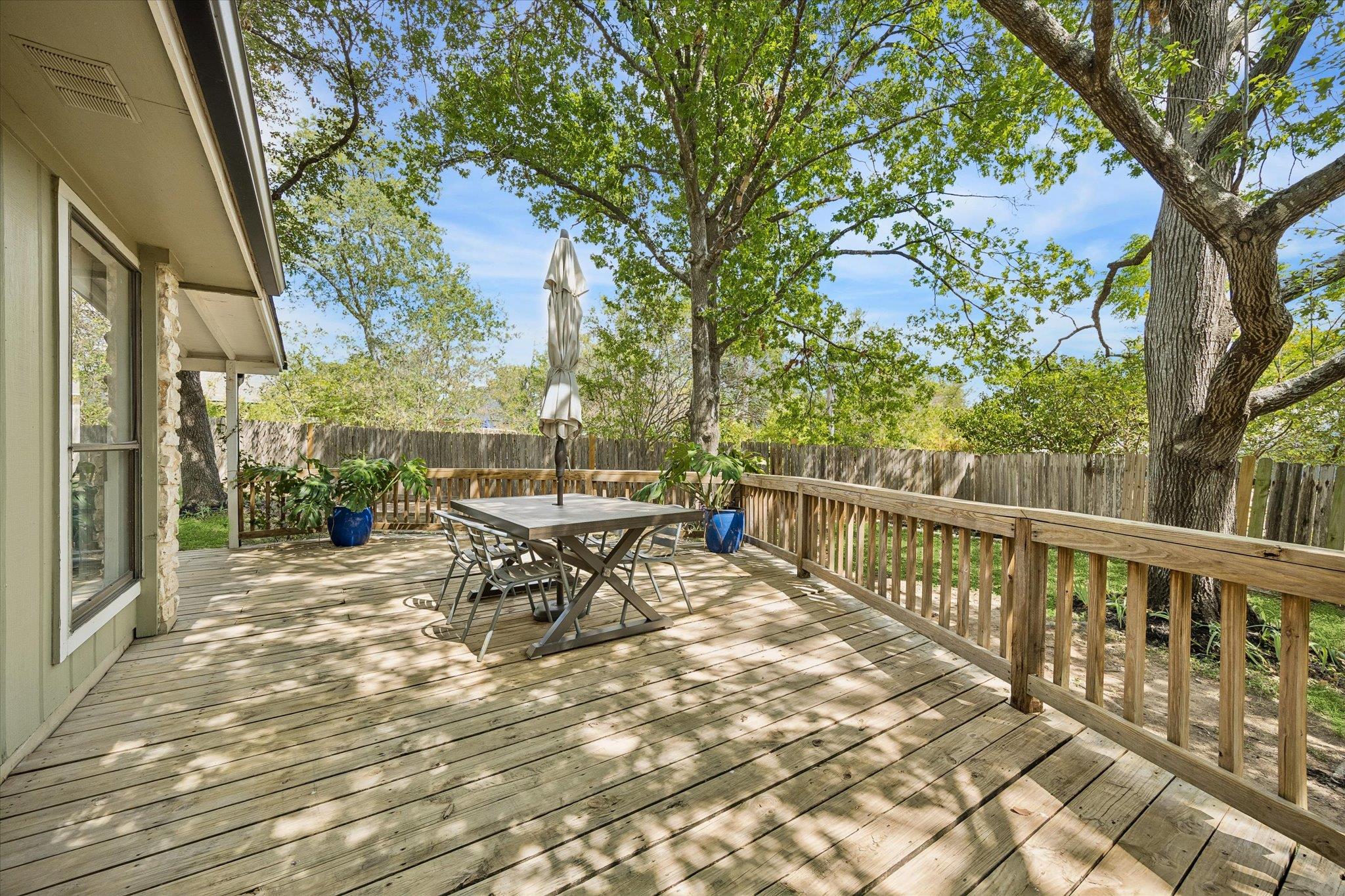 2102  Taylor Simonetti Ave, photo 3
