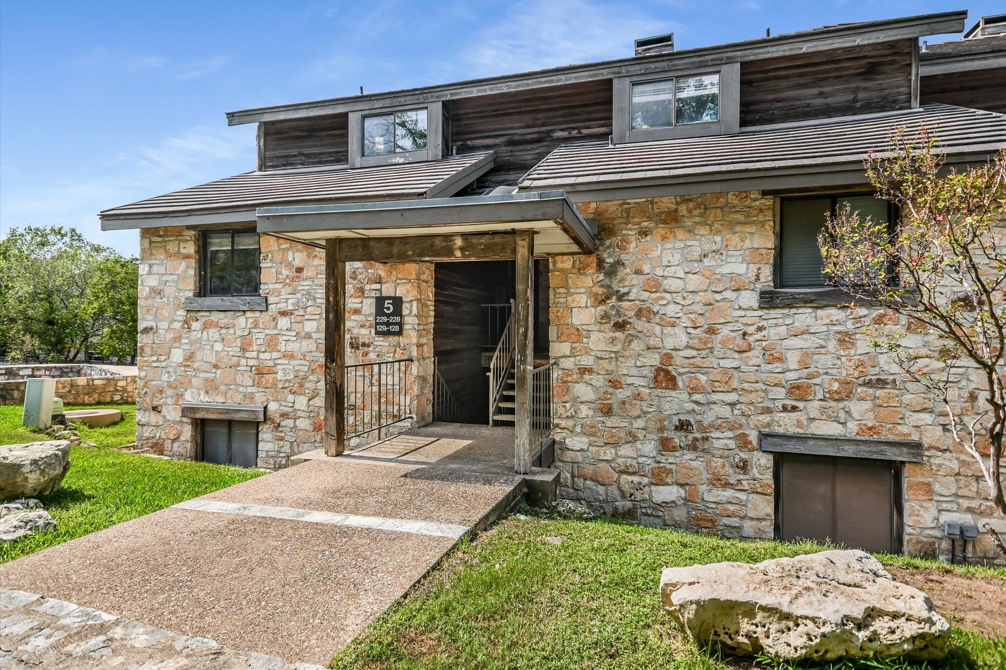 8200  Neely Dr  #229, photo 4