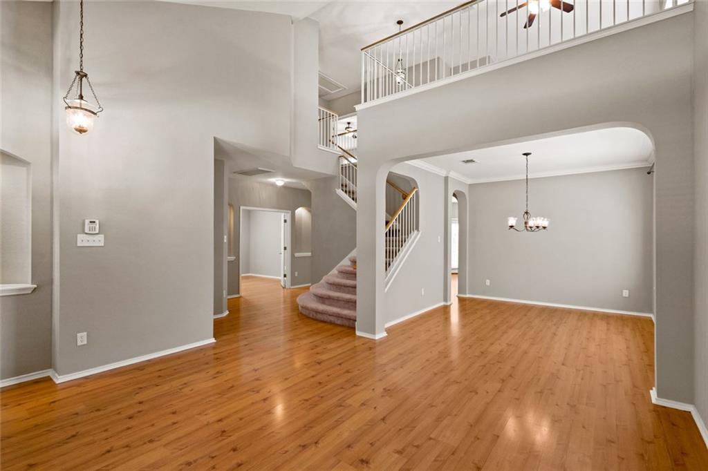 2633  Bolton St, photo 2