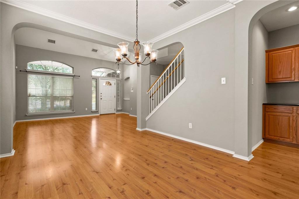 2633  Bolton St, photo 3