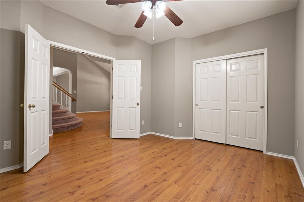 2633  Bolton St, photo 4
