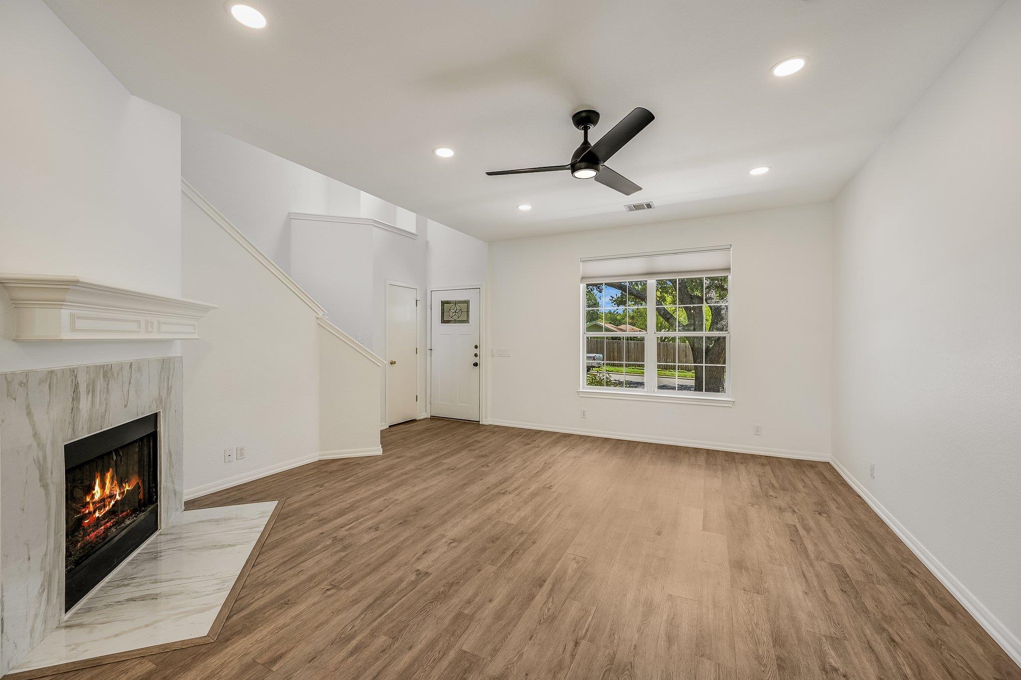 537  Roseberry St, photo 4