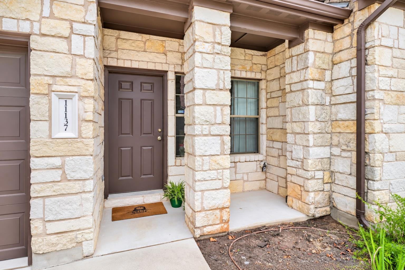 11137  Lost Maples Trl, photo 2