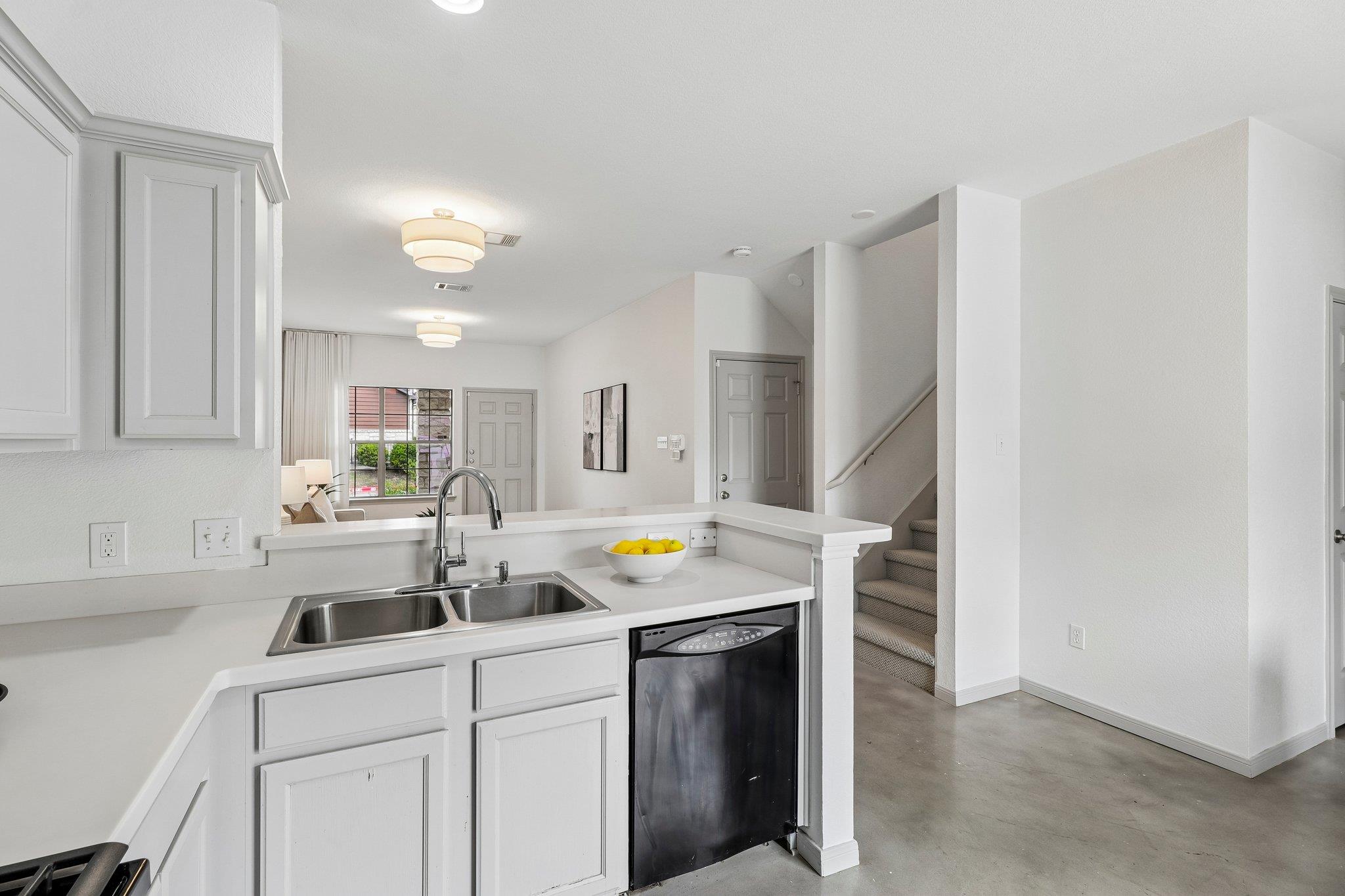 11137  Lost Maples Trl, photo 7