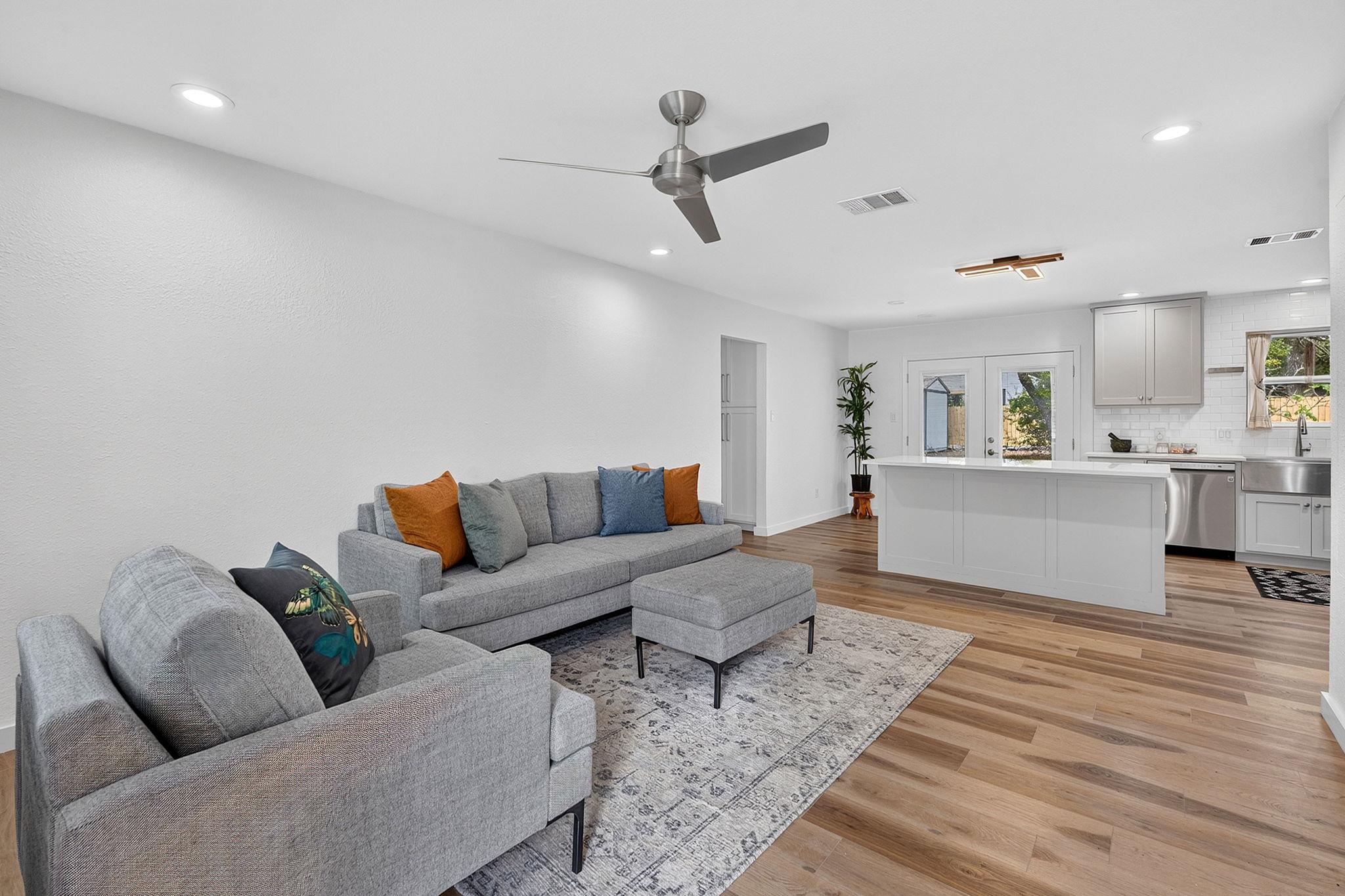 204  Chippendale Ave, photo 3