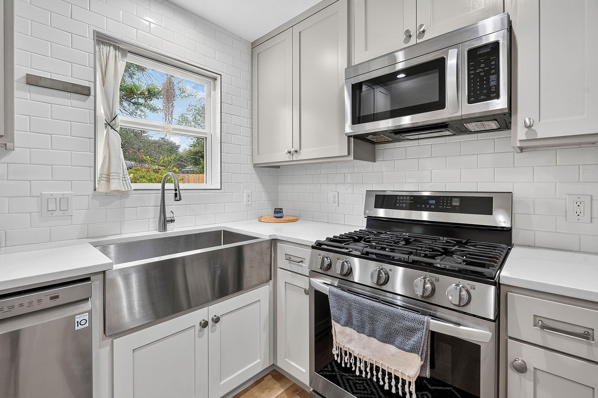 204  Chippendale Ave, photo 10