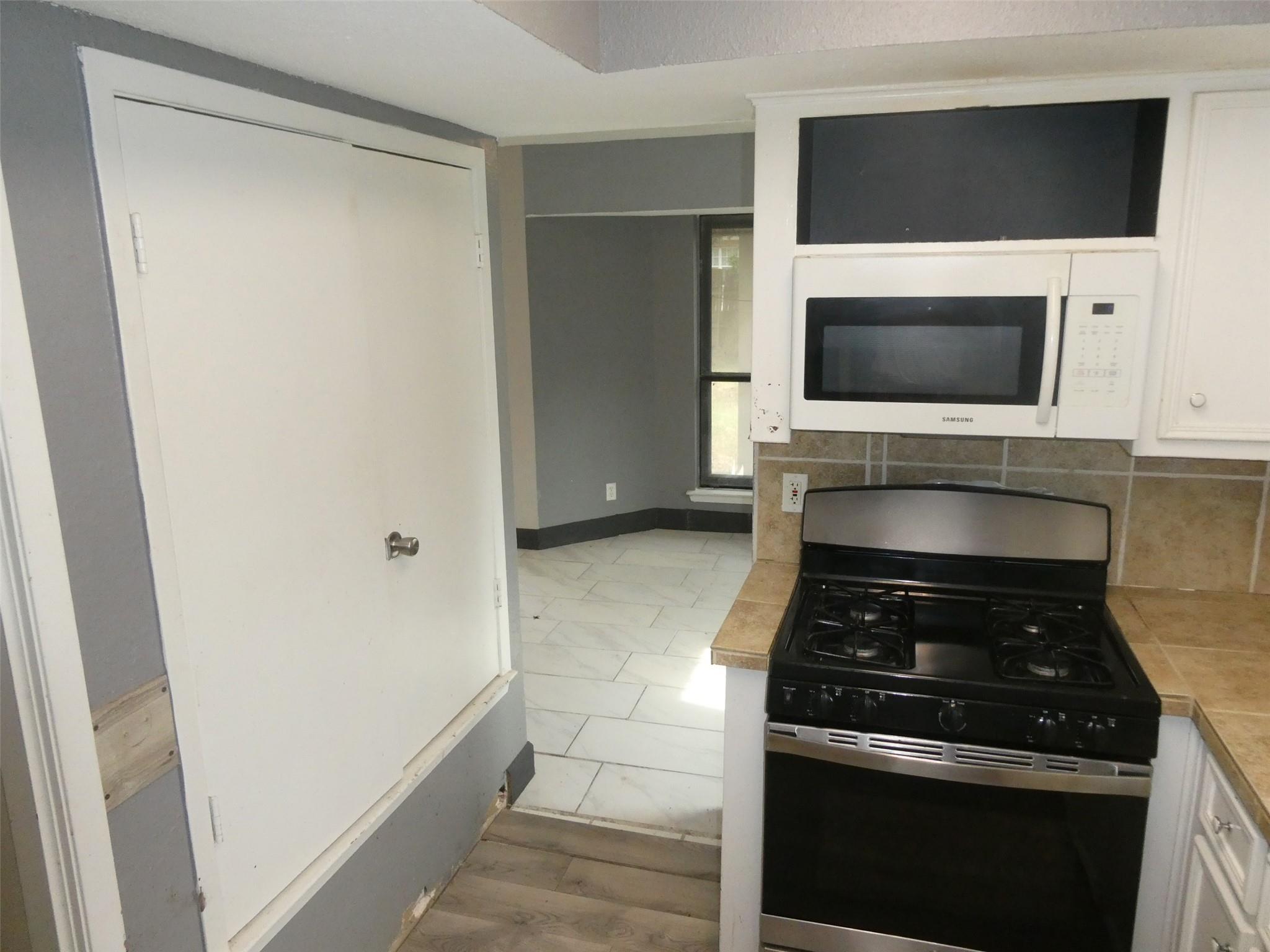 701  GREENWICH Pl, photo 11