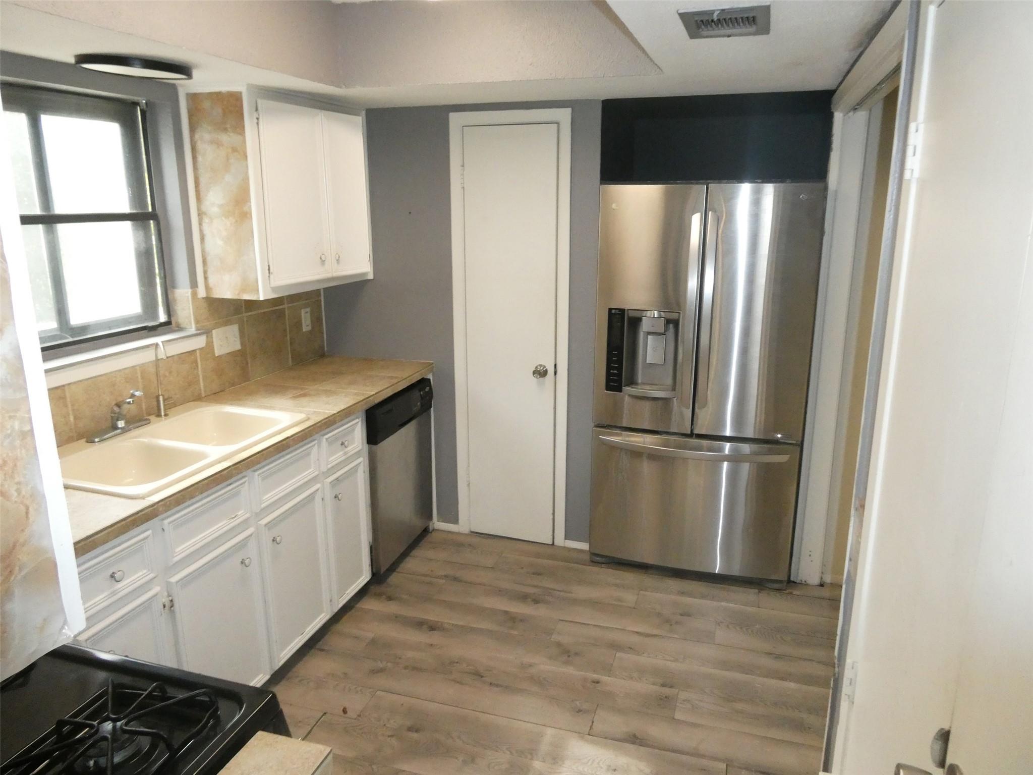 701  GREENWICH Pl, photo 12