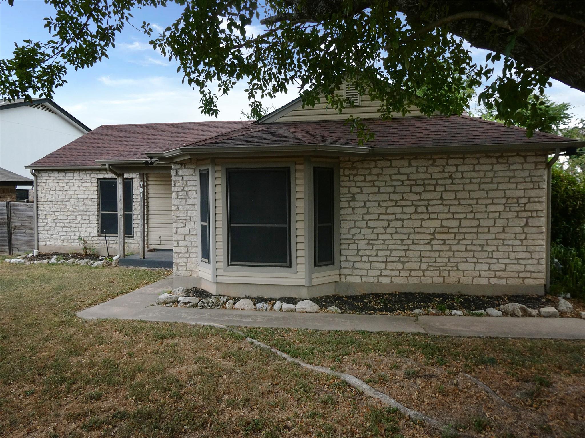 701  GREENWICH Pl, photo 3