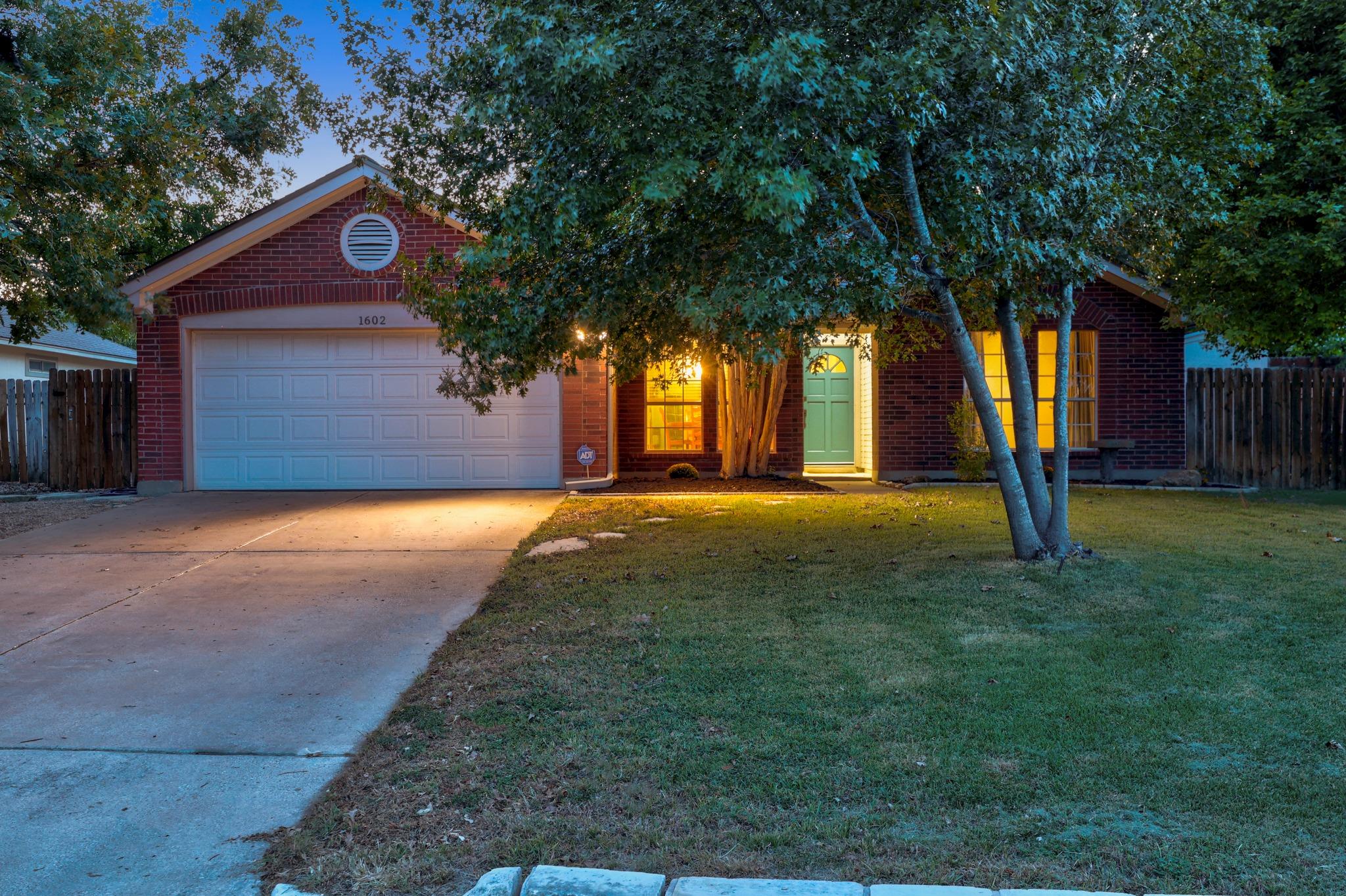 1602  Southwestern Blvd, photo 2