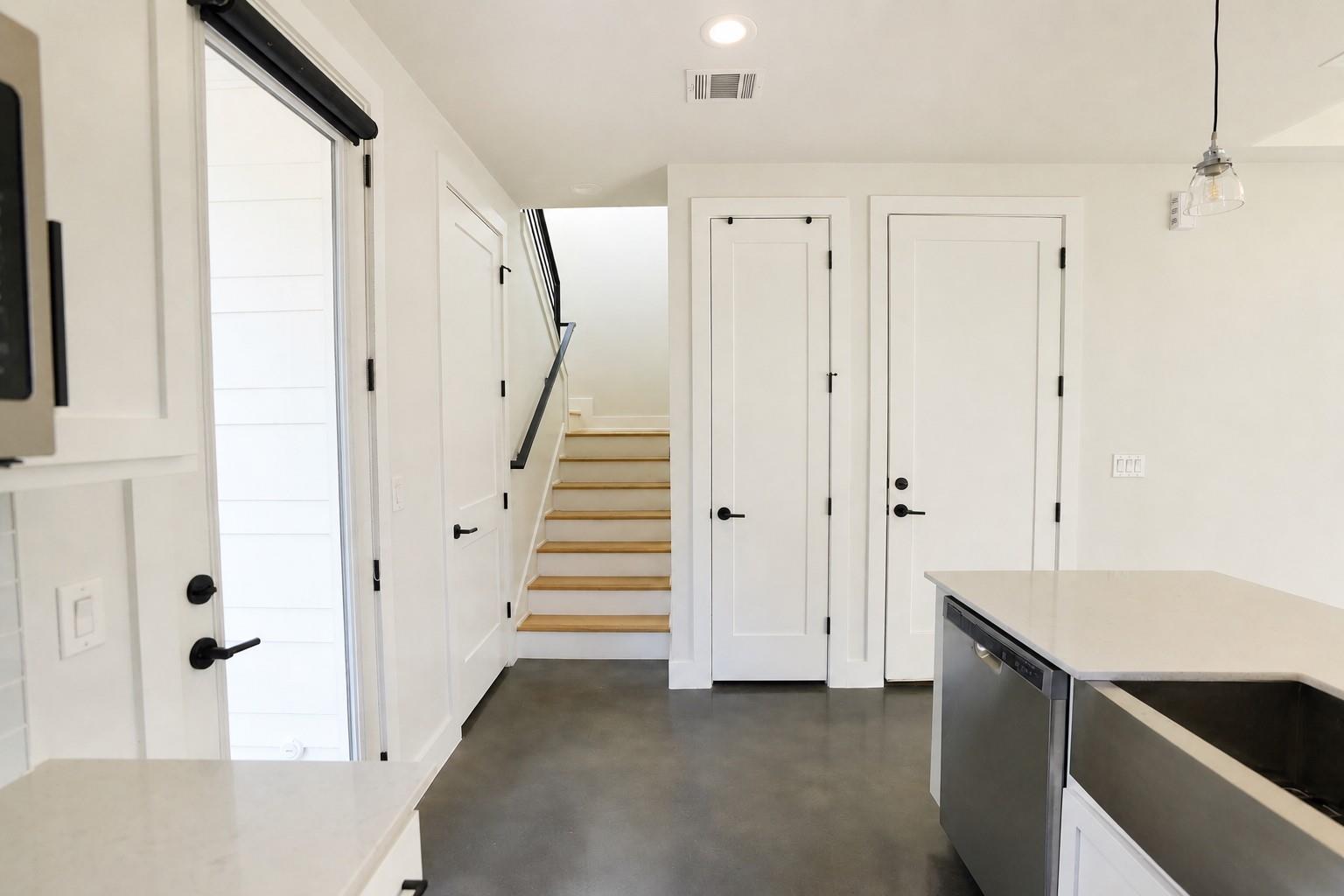1123  Omega Ave  #1, photo 8