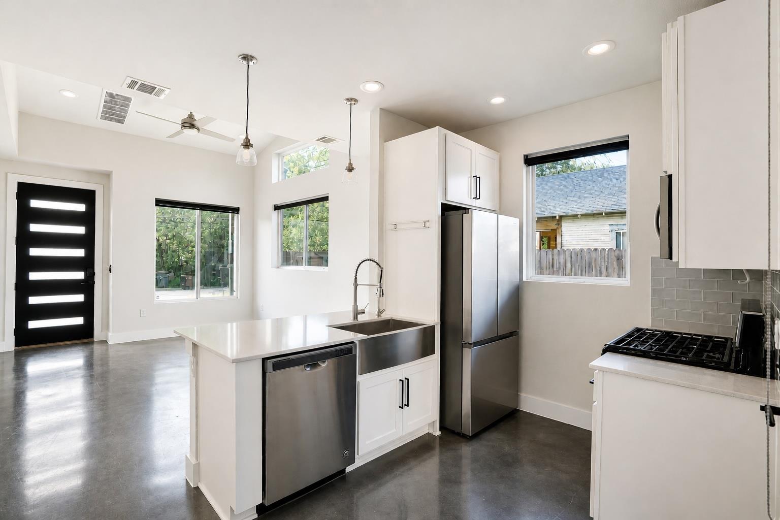 1123  Omega Ave  #1, photo 9