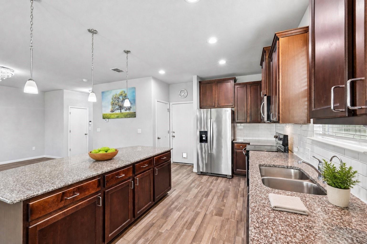 387  Guemal Rd, photo 2
