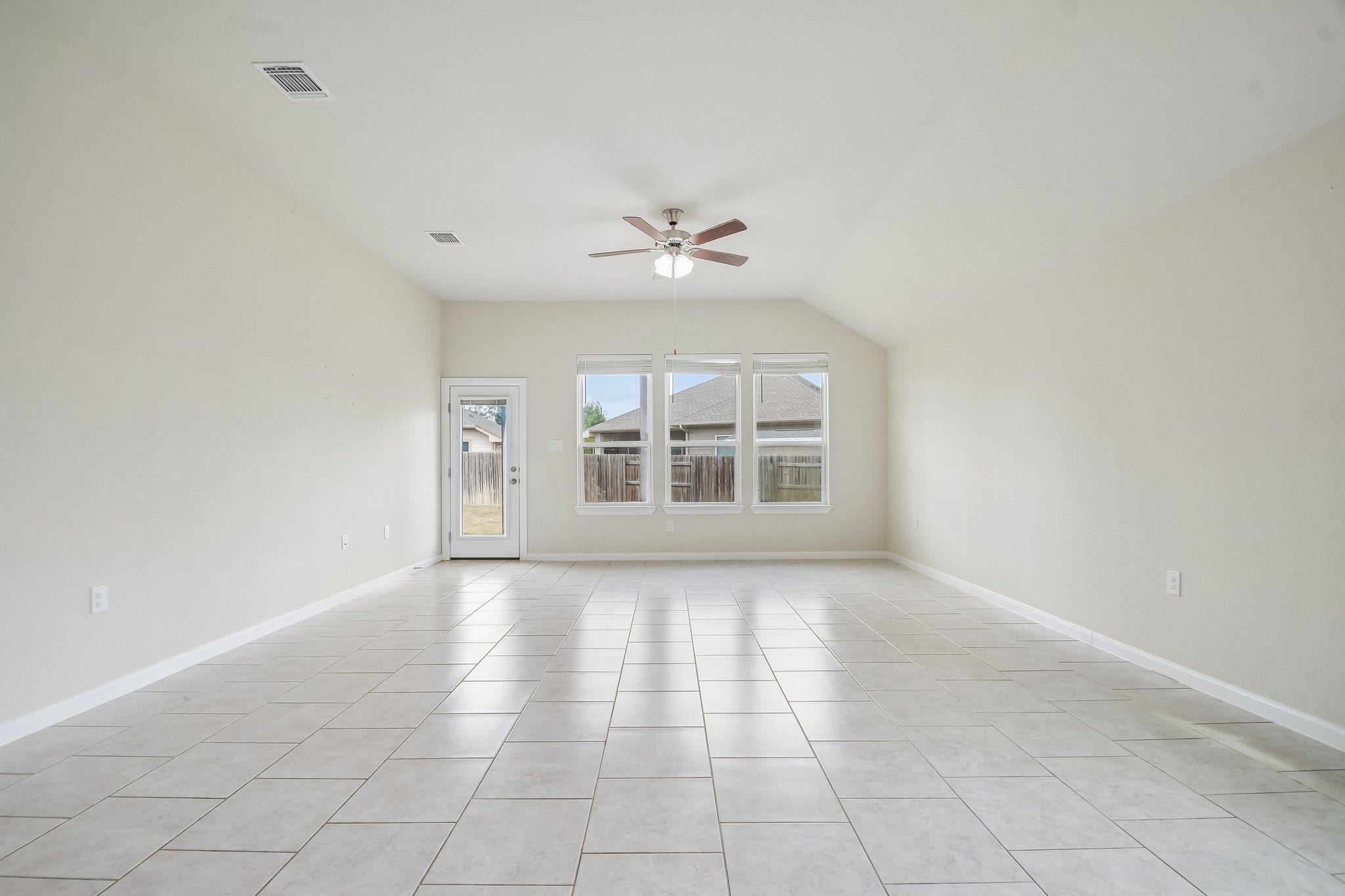 280  Rimrock Ct, photo 5
