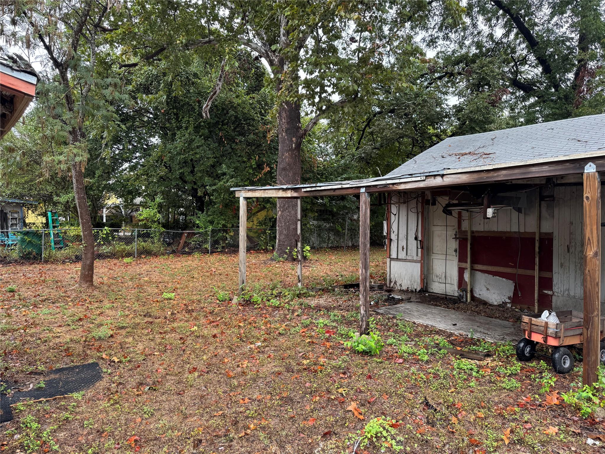 1115  Kirk Ave, photo 3