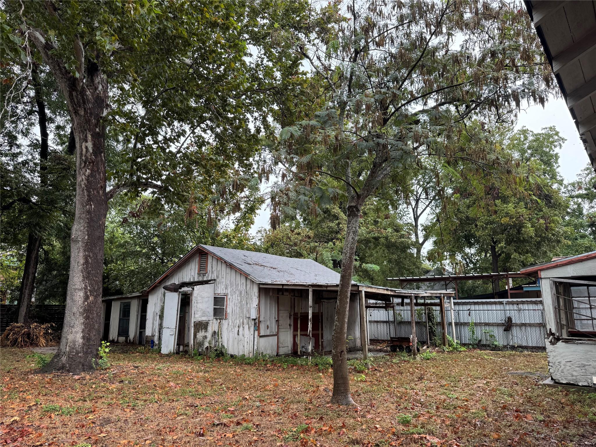 1115  Kirk Ave, photo 4