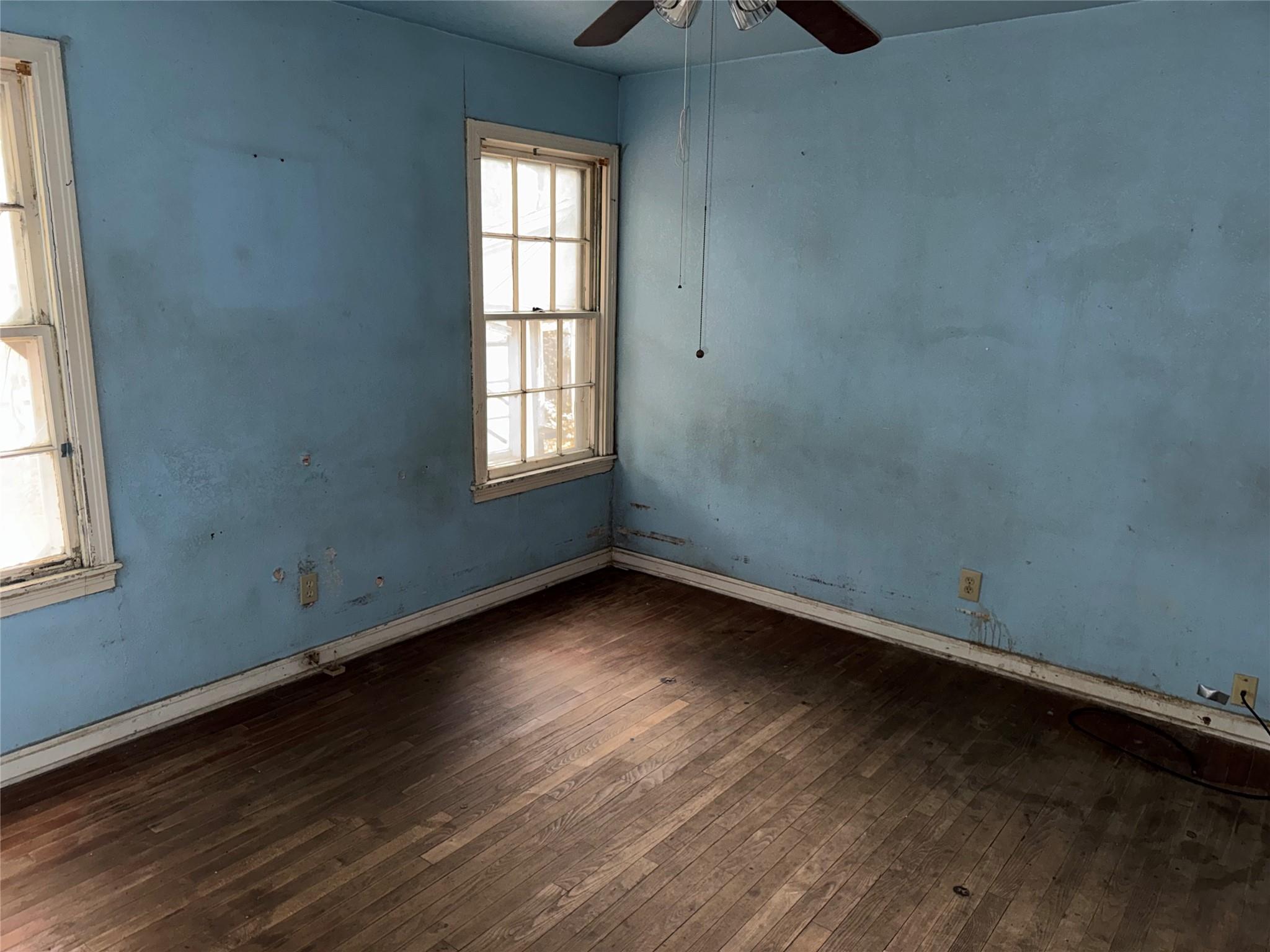 1115  Kirk Ave, photo 9