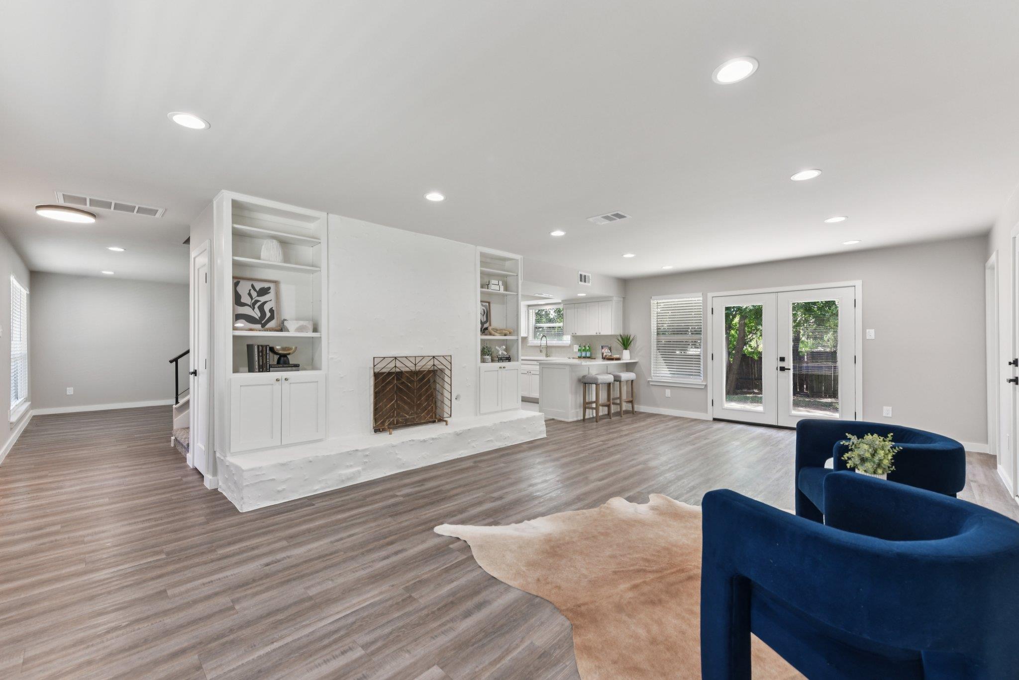 2011  Malvern Hill Dr, photo 2