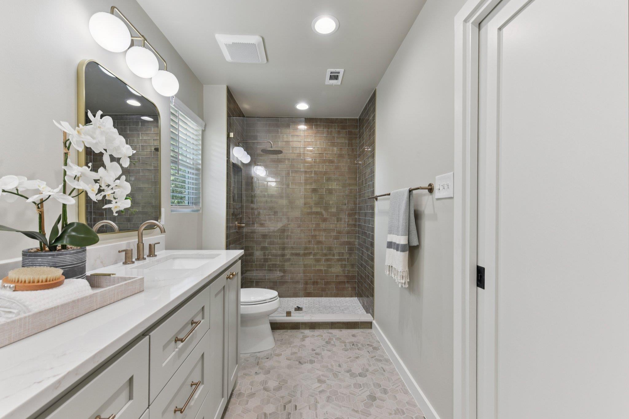 2011  Malvern Hill Dr, photo 6