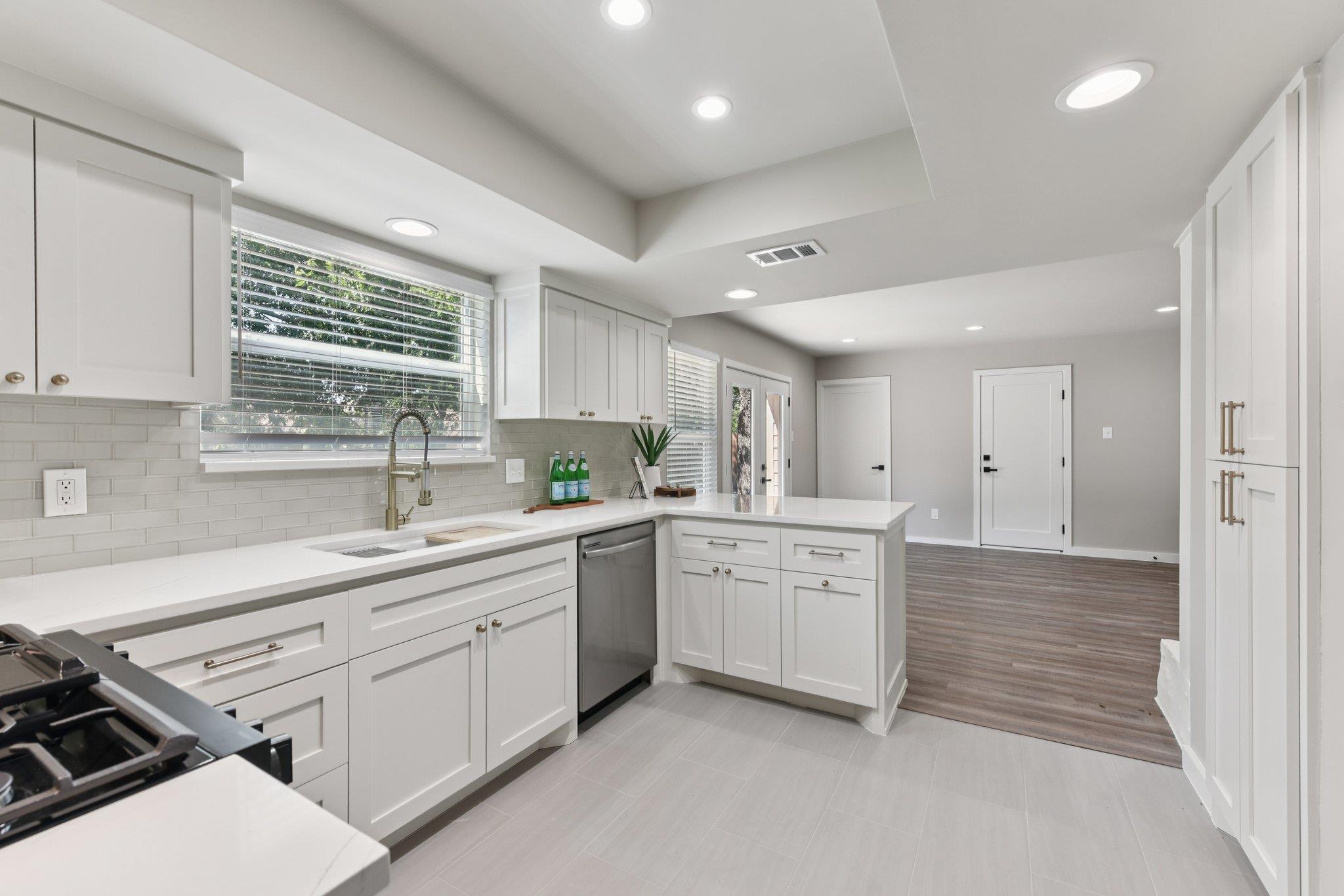 2011  Malvern Hill Dr, photo 9