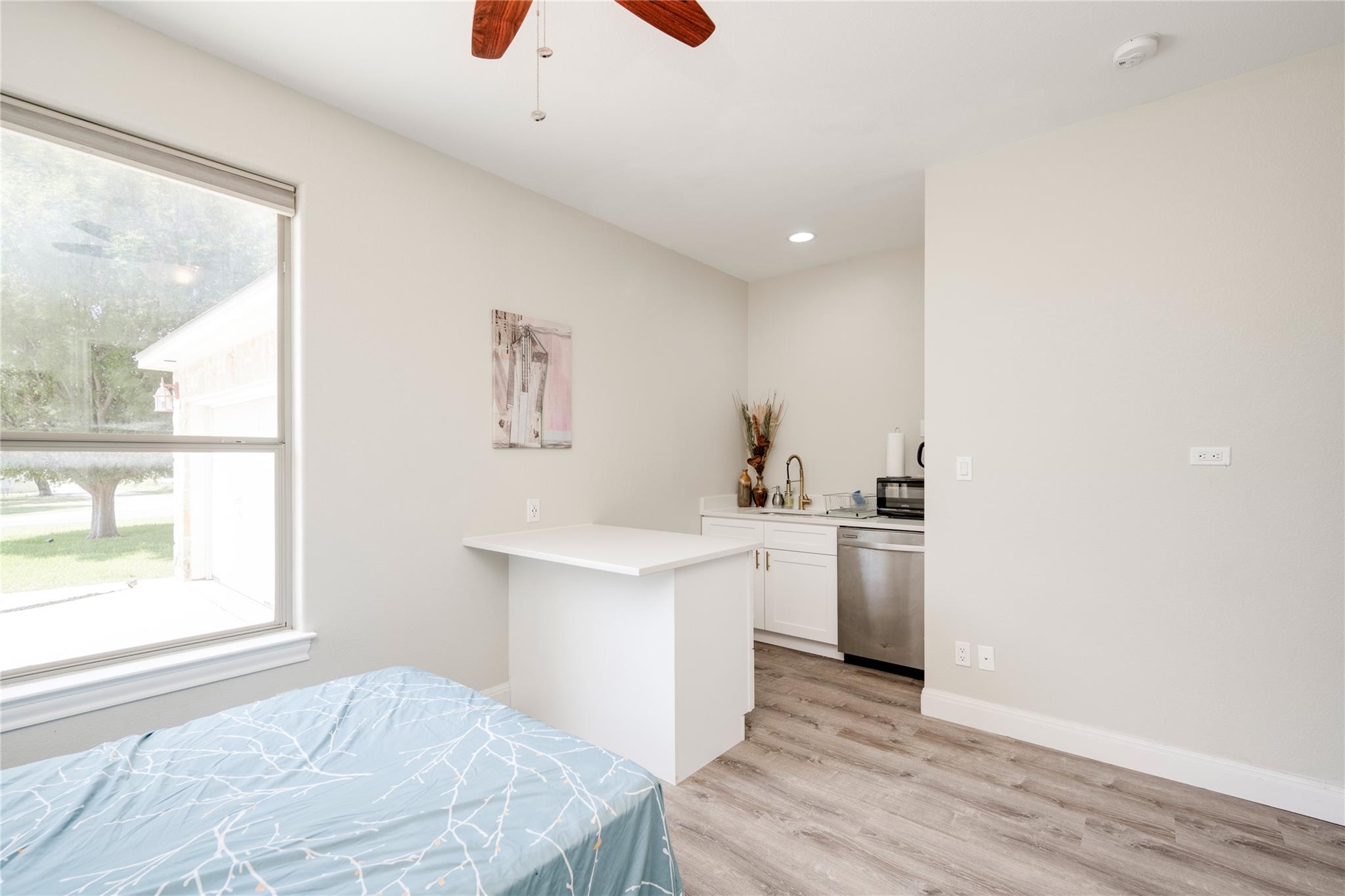1005  Cedar Park Dr, photo 12