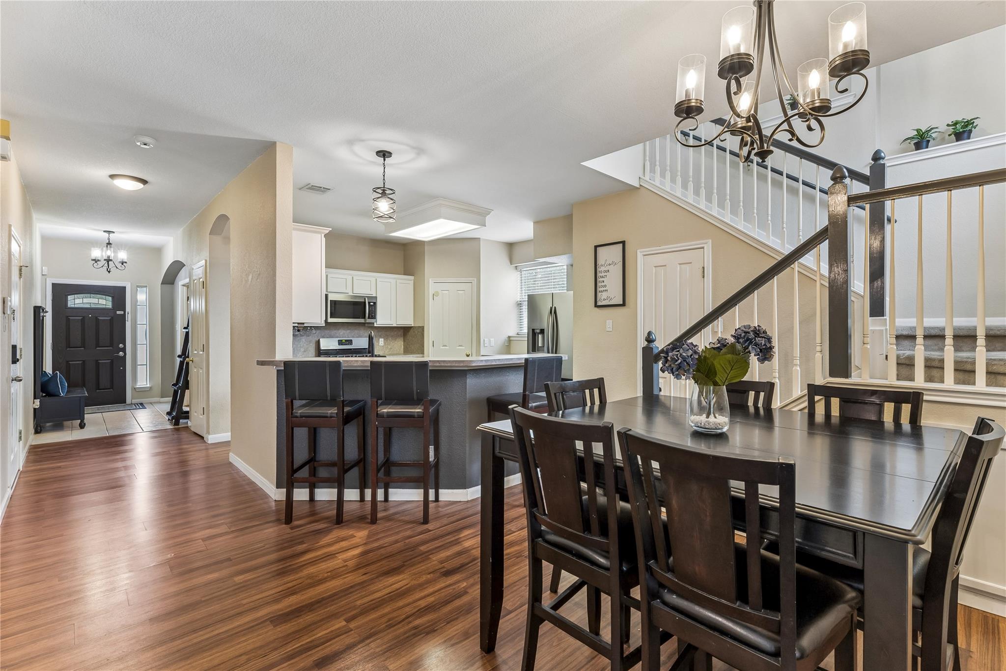 1105  Connemara Ln, photo 3