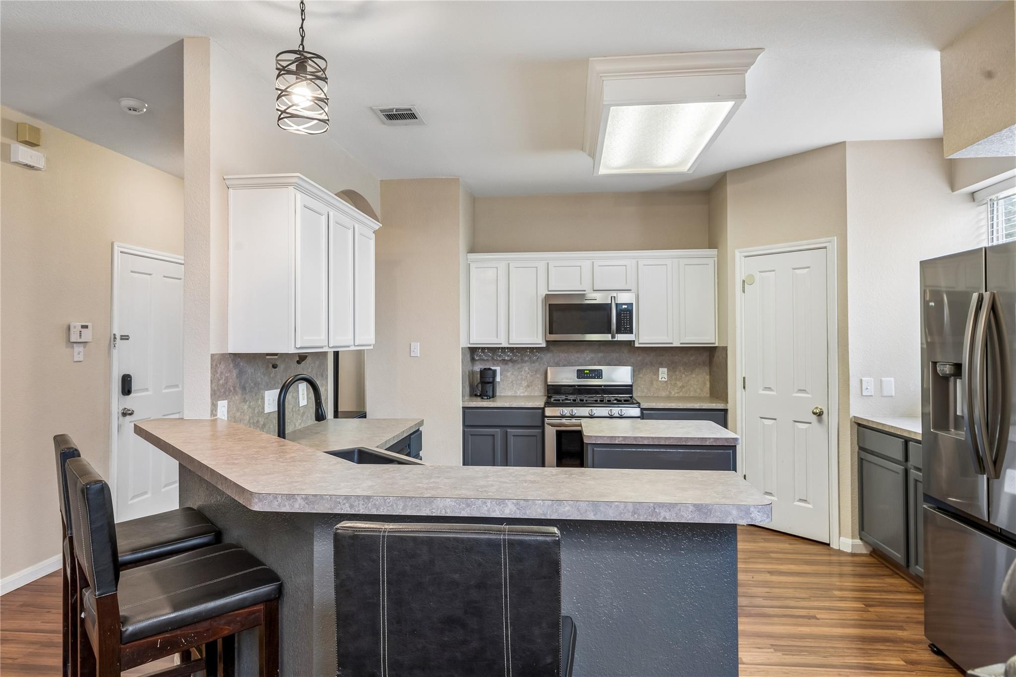 1105  Connemara Ln, photo 5
