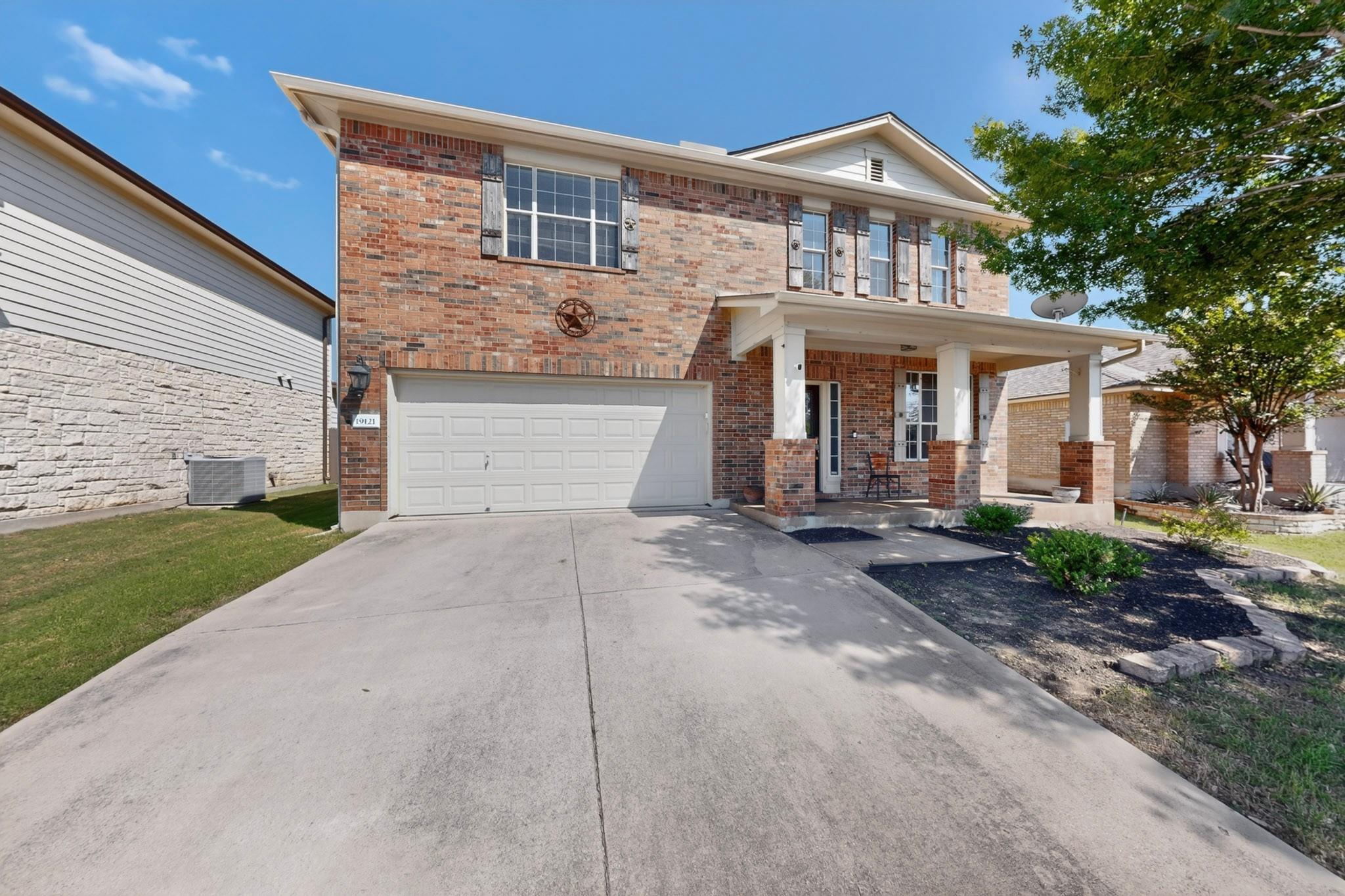 19121  Mangan Way, photo 2