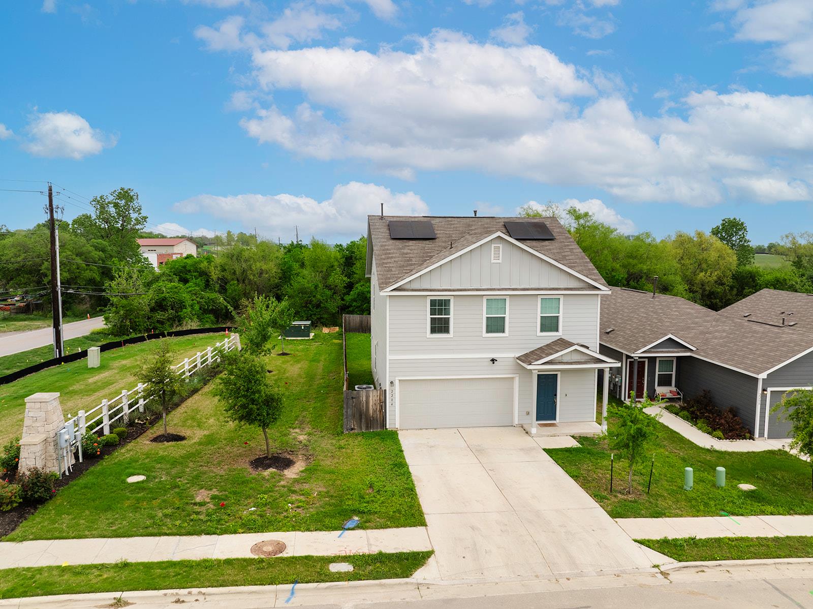 2204  Nightview Dr, photo 2