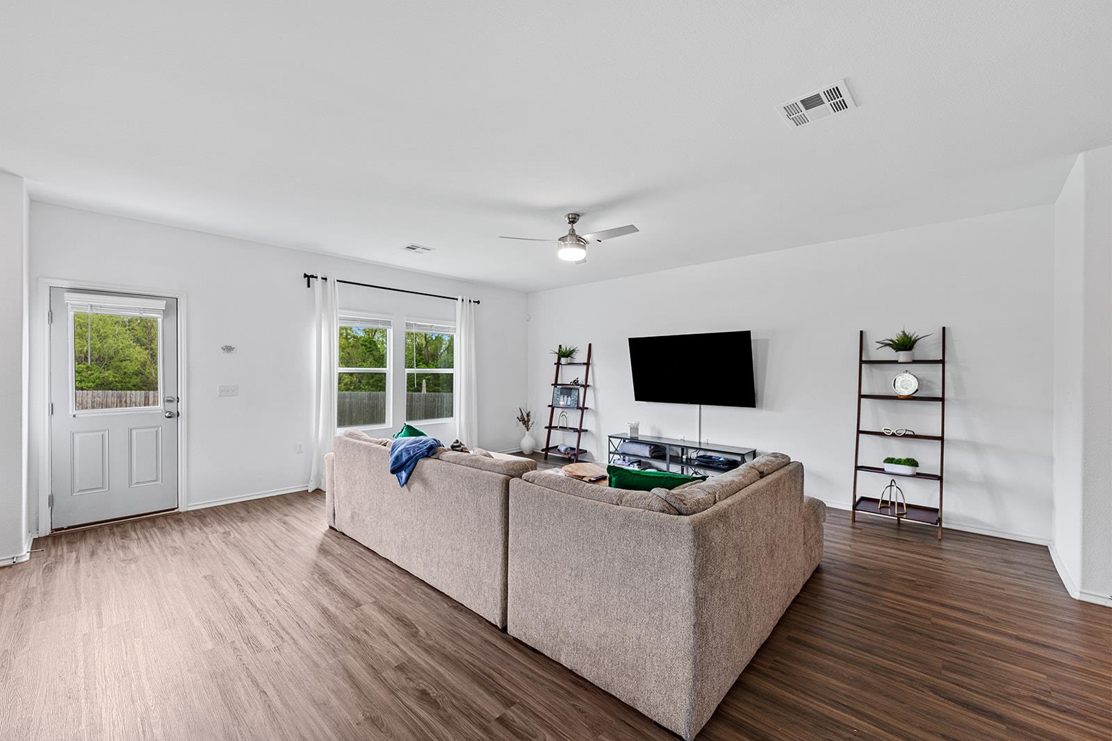 2204  Nightview Dr, photo 4