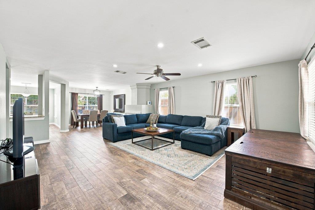 620  Catumet Dr, photo 3