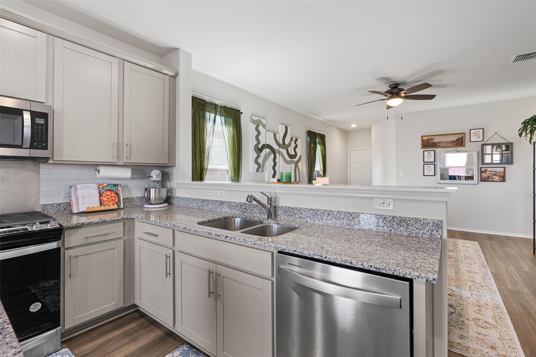 715  Papaya Dr, photo 8