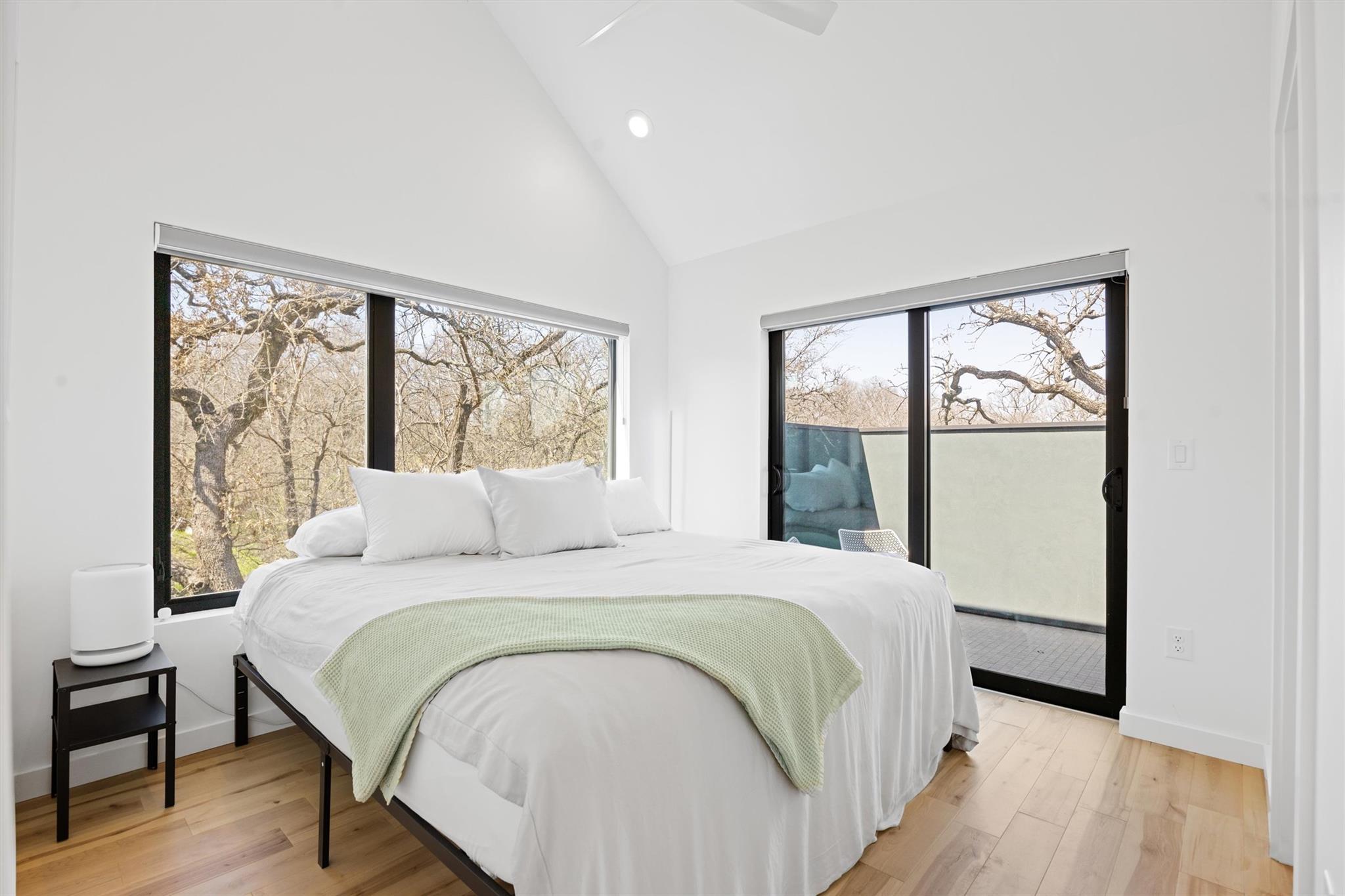 1202  Greenwood Ave, photo 12