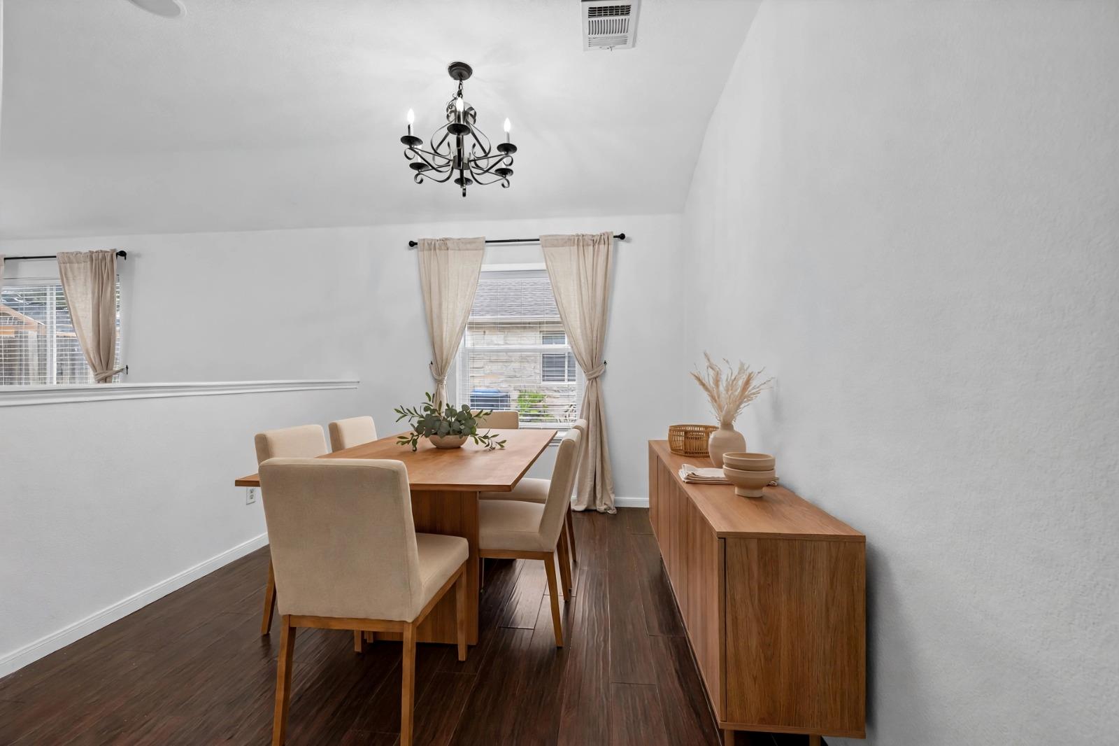 2113  Pearson Way, photo 9