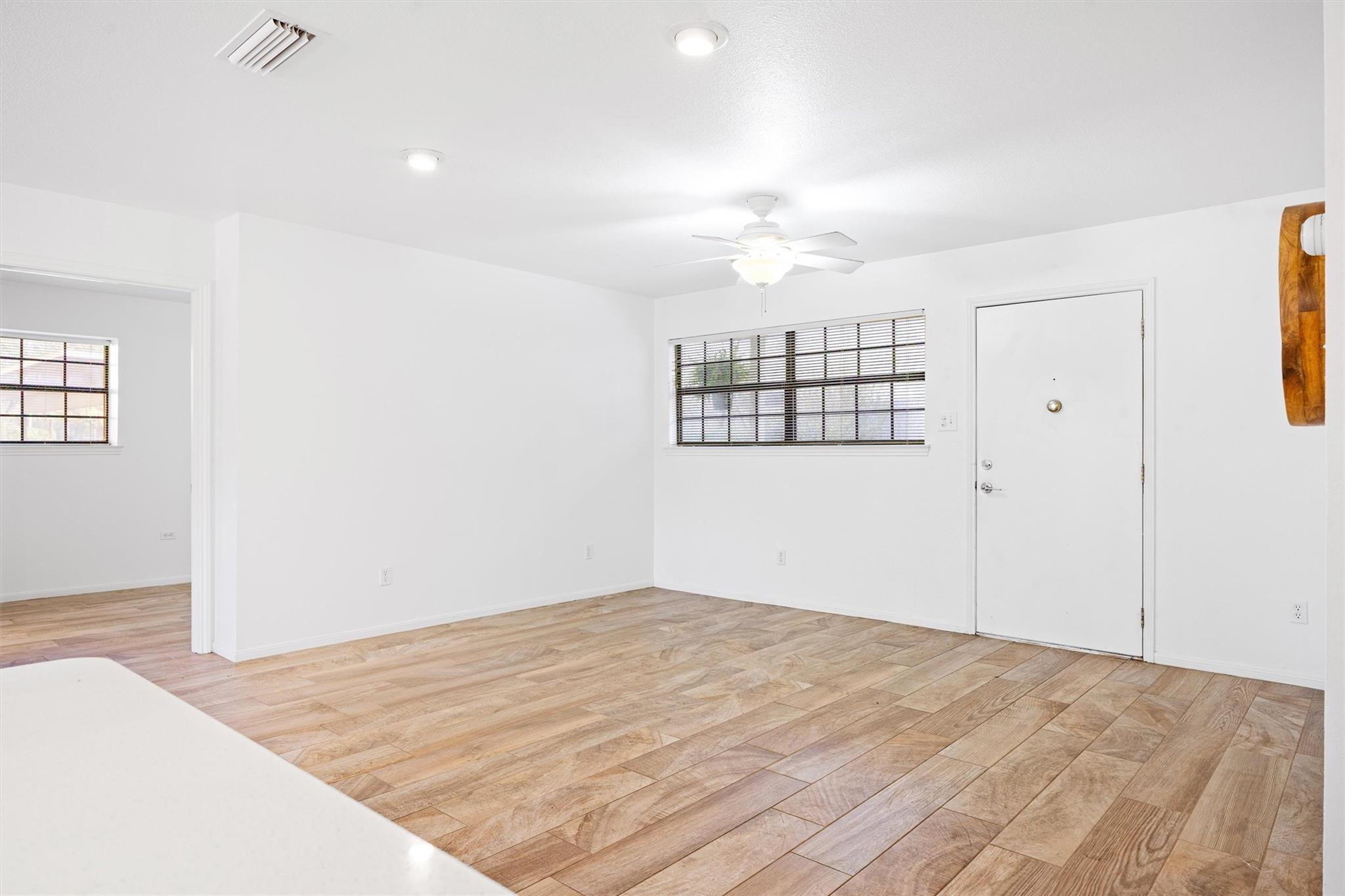 2301  Lawnmont Ave  #1, photo 8