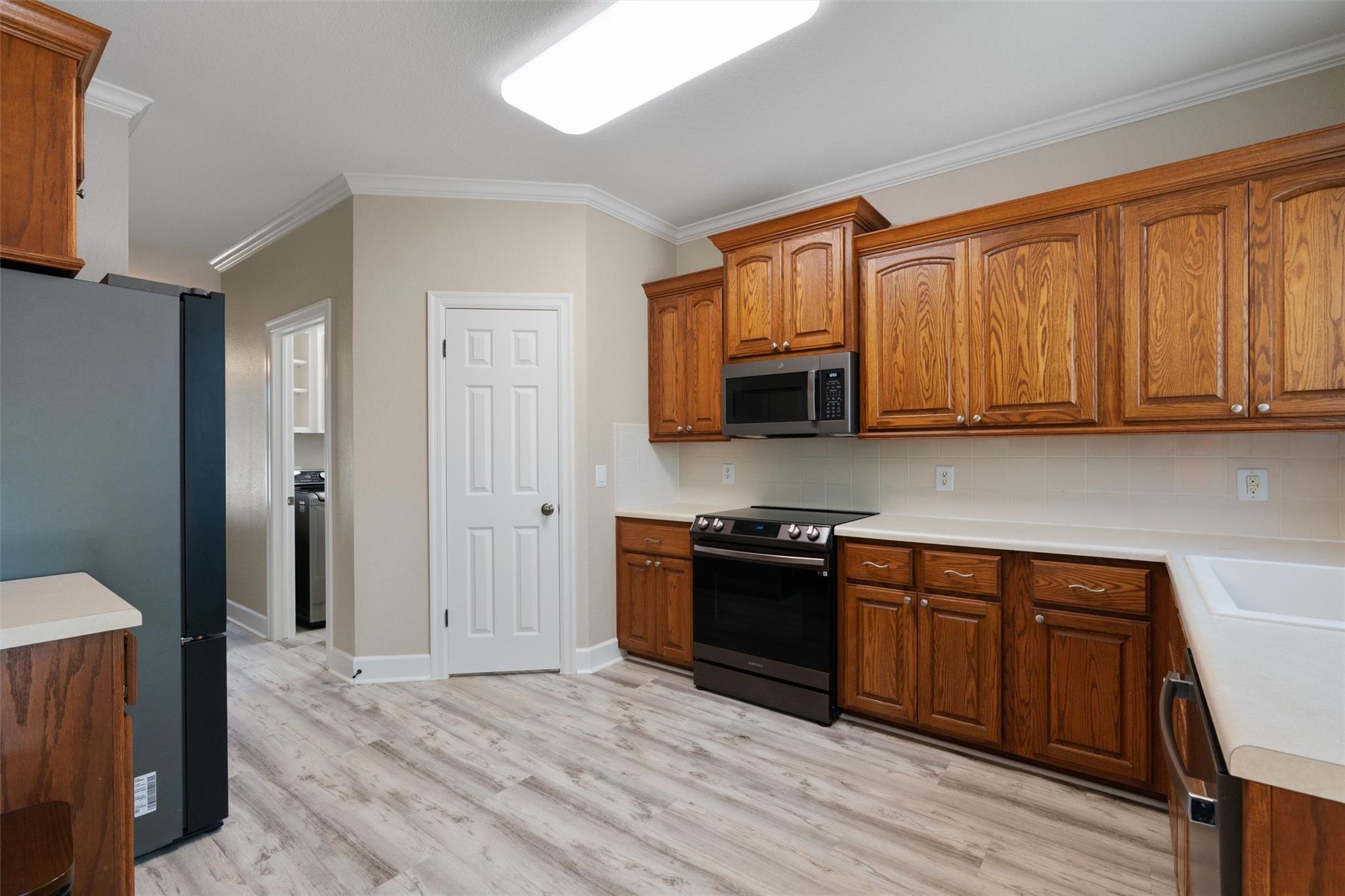 1524  Emperor Ct, photo 3