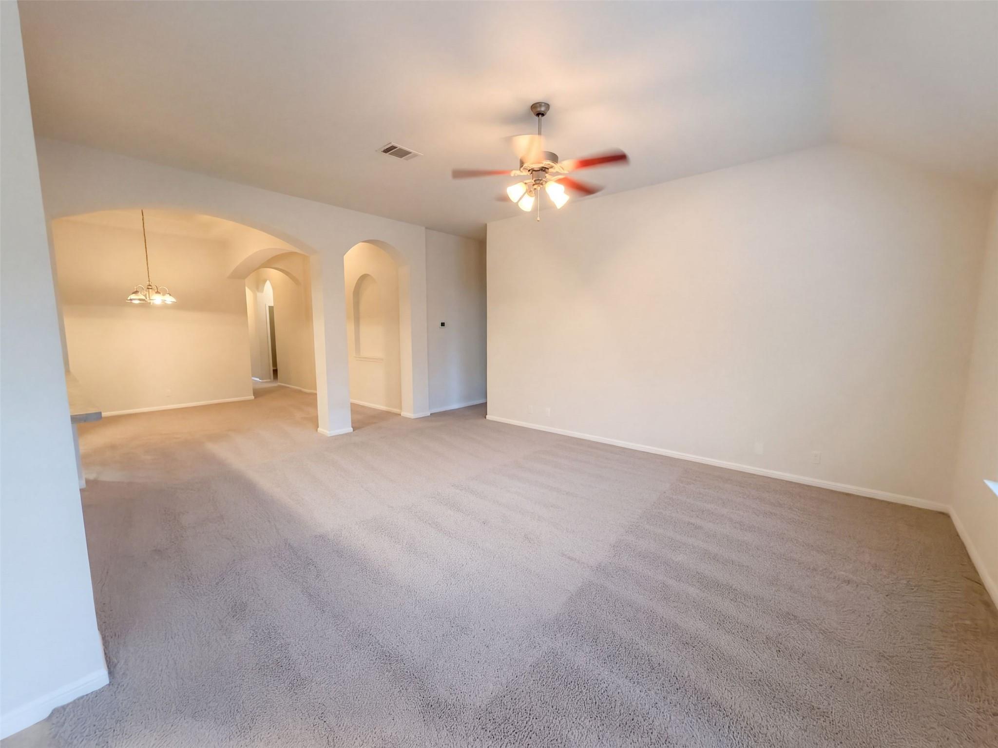 19217  Mangan Way, photo 3