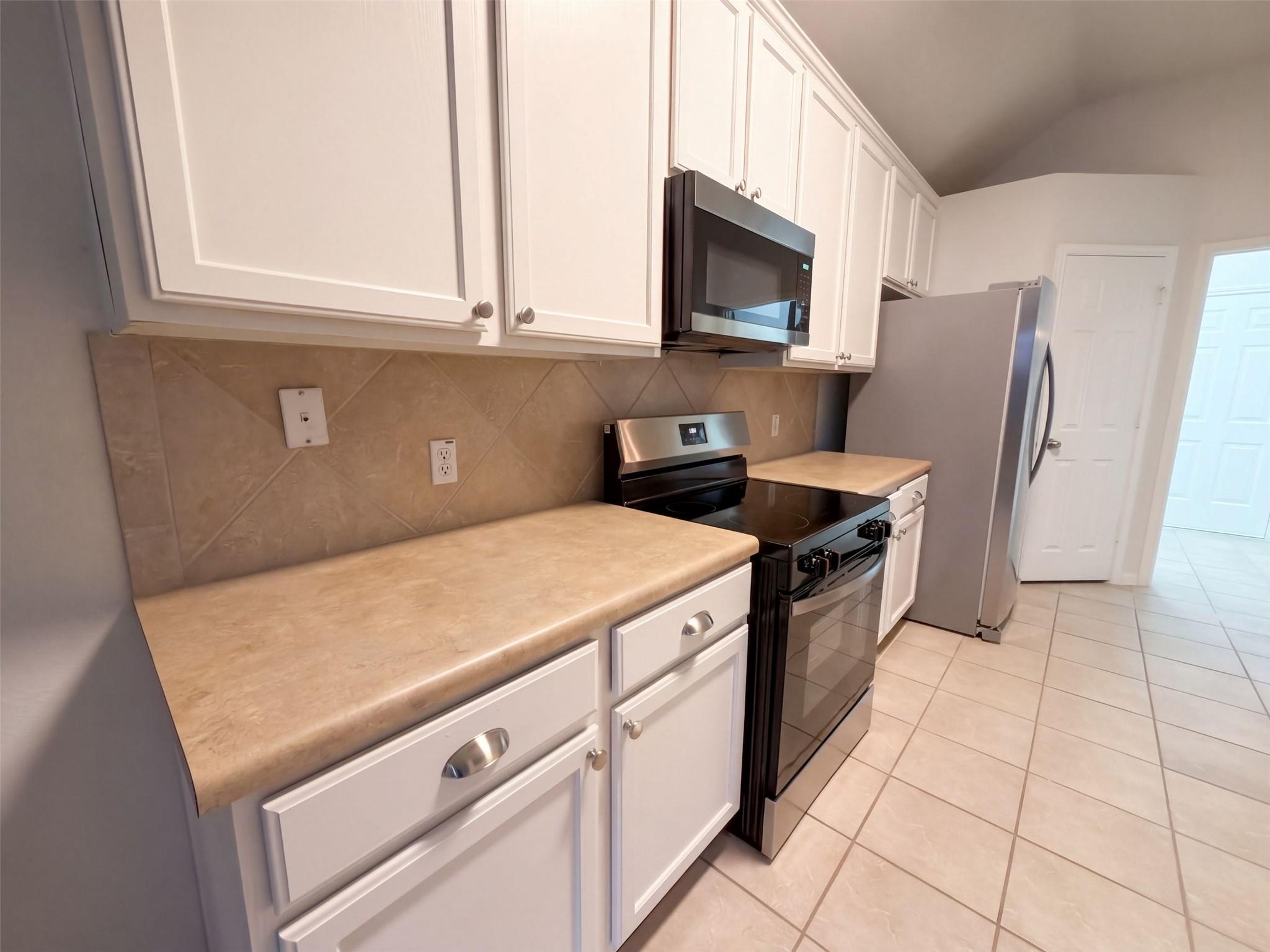 19217  Mangan Way, photo 10