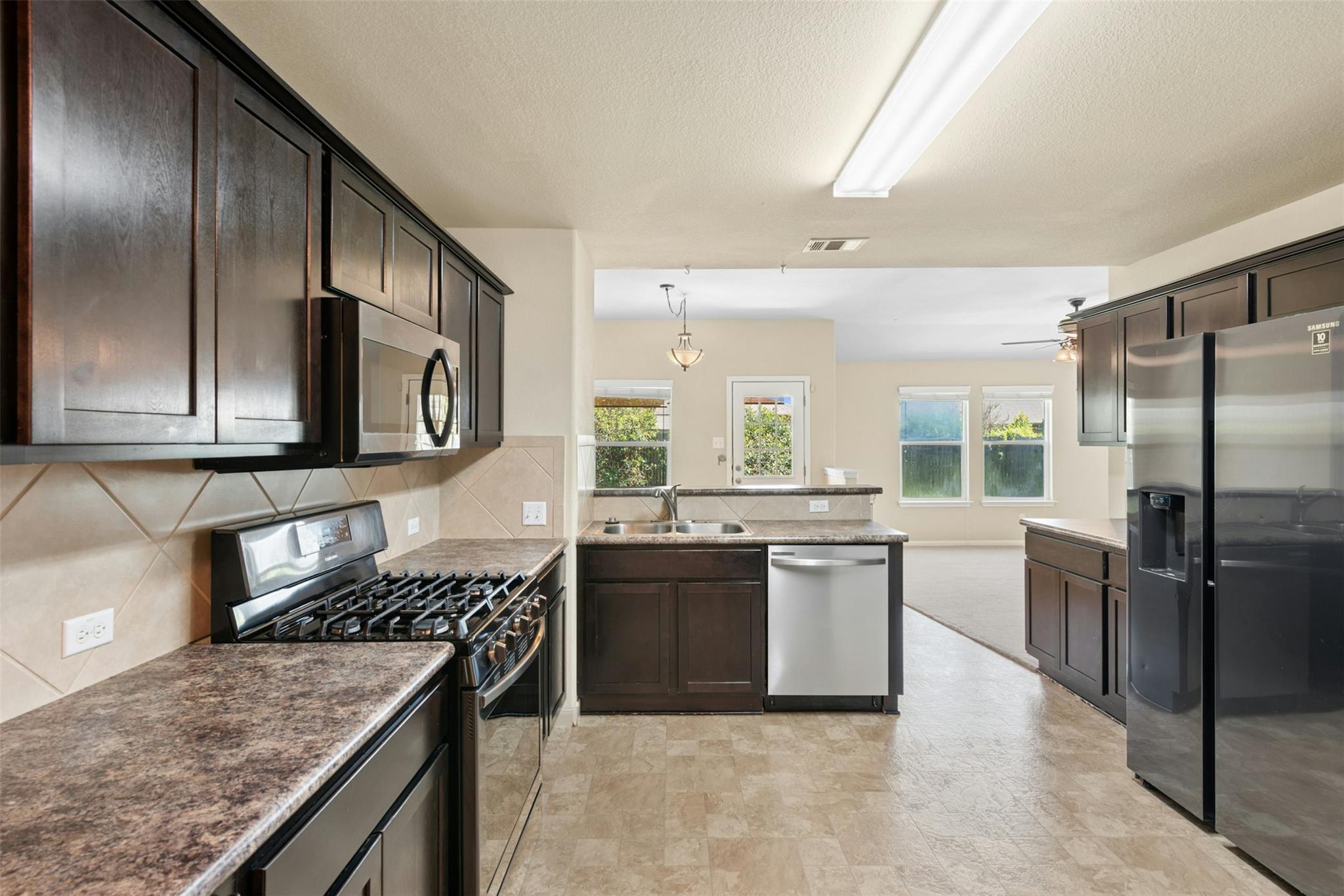 207  Wild Cat Dr, photo 3