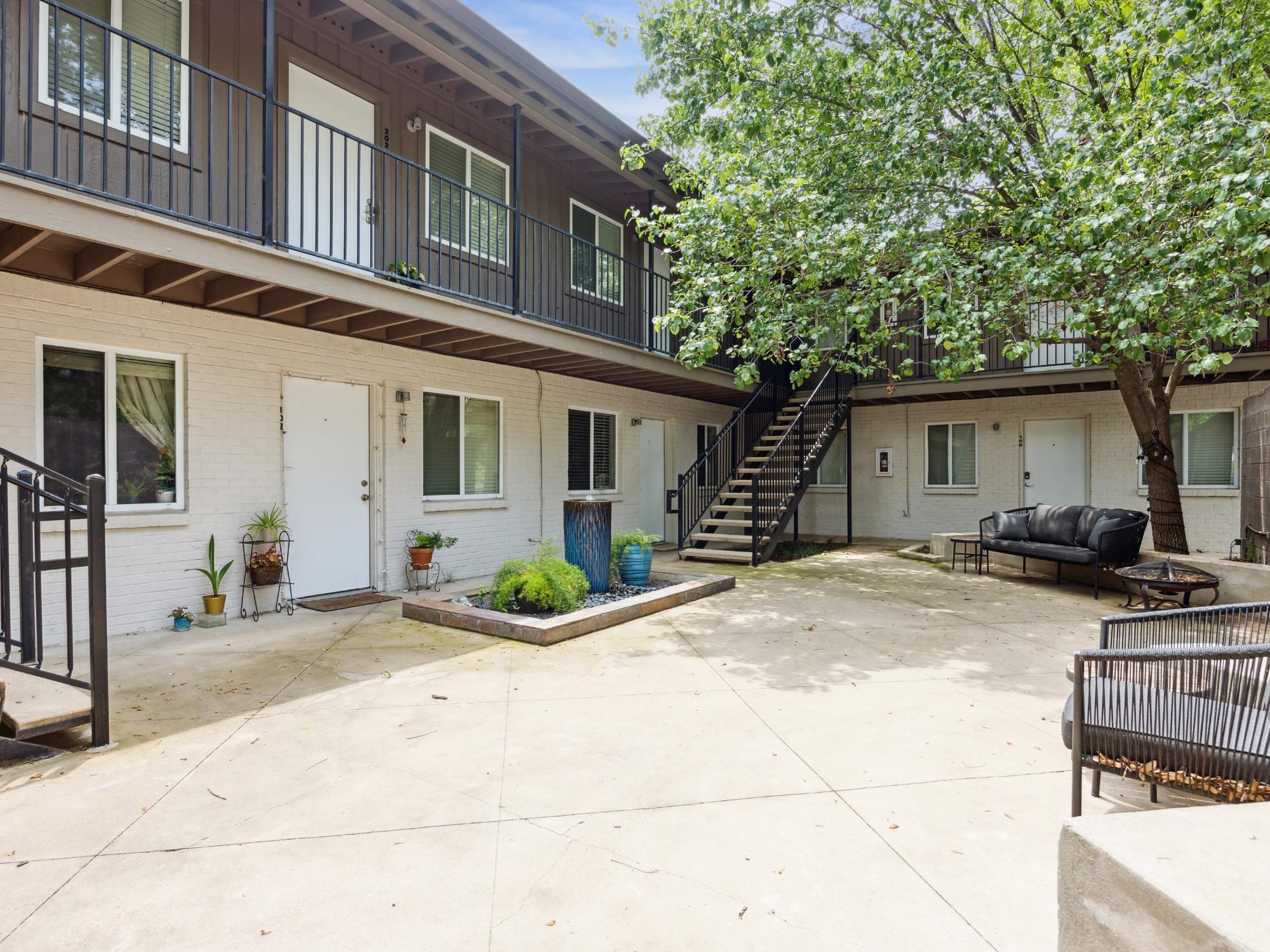 1503 W 9th St  #204, photo 3