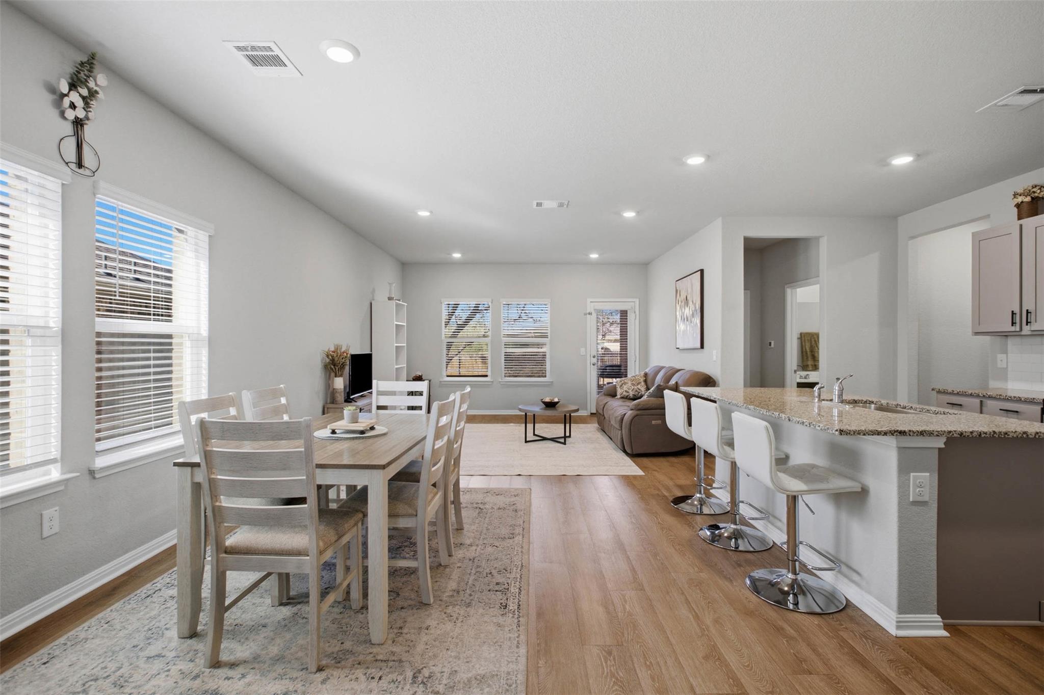 112  Bremen St, photo 11